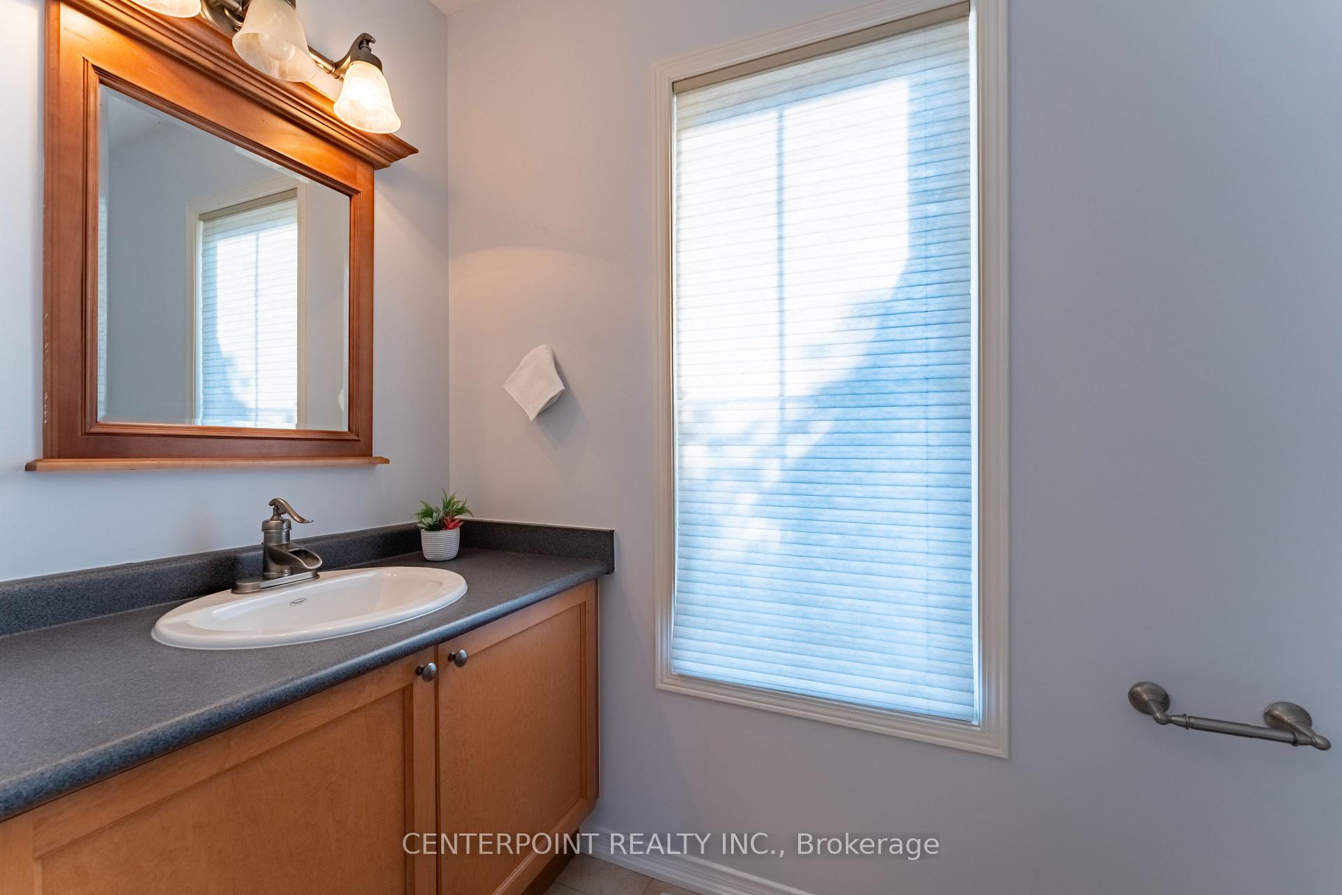 Photo 34 of 72 Strandmore Circle, Whitby, Brooklin — HOMEH