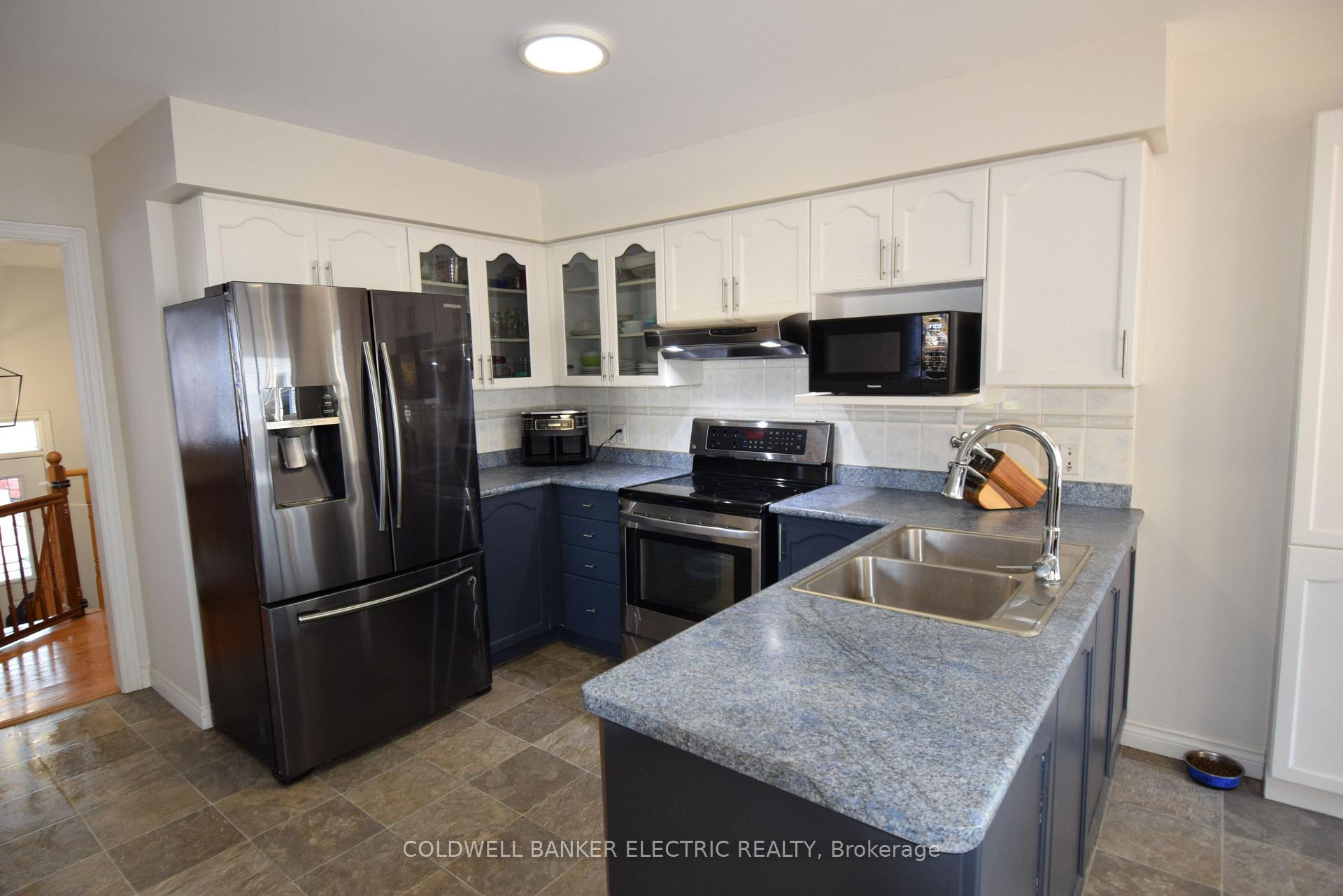 Photo 10 of 605 Fortye Drive, Peterborough, Otonabee Ward 1 — HOMEH