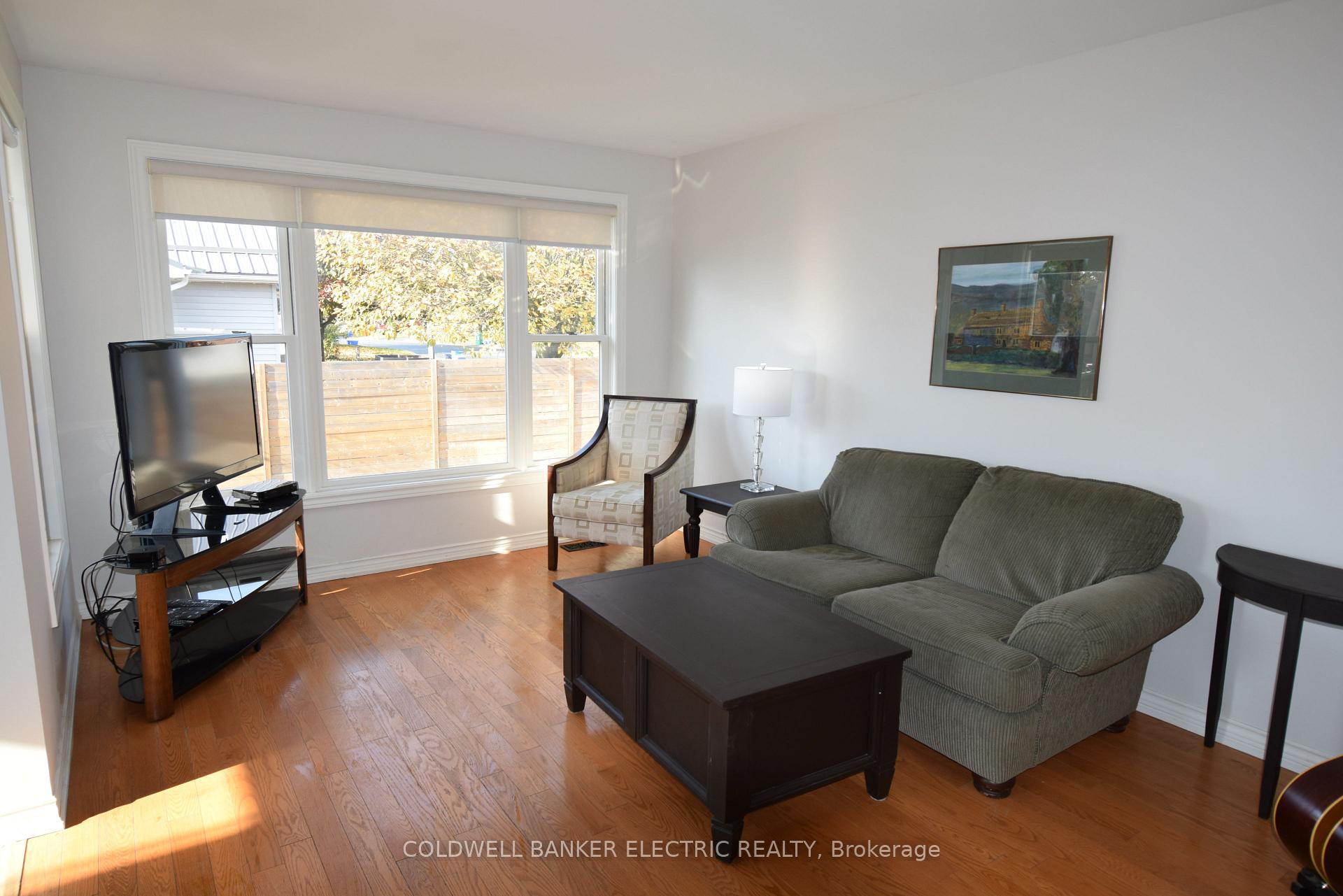 Photo 12 of 605 Fortye Drive, Peterborough, Otonabee Ward 1 — HOMEH