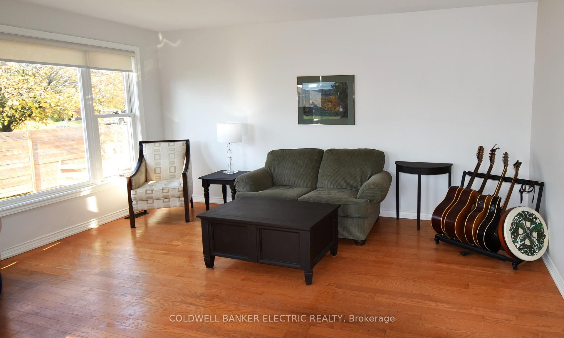 Photo 13 of 605 Fortye Drive, Peterborough, Otonabee Ward 1 — HOMEH
