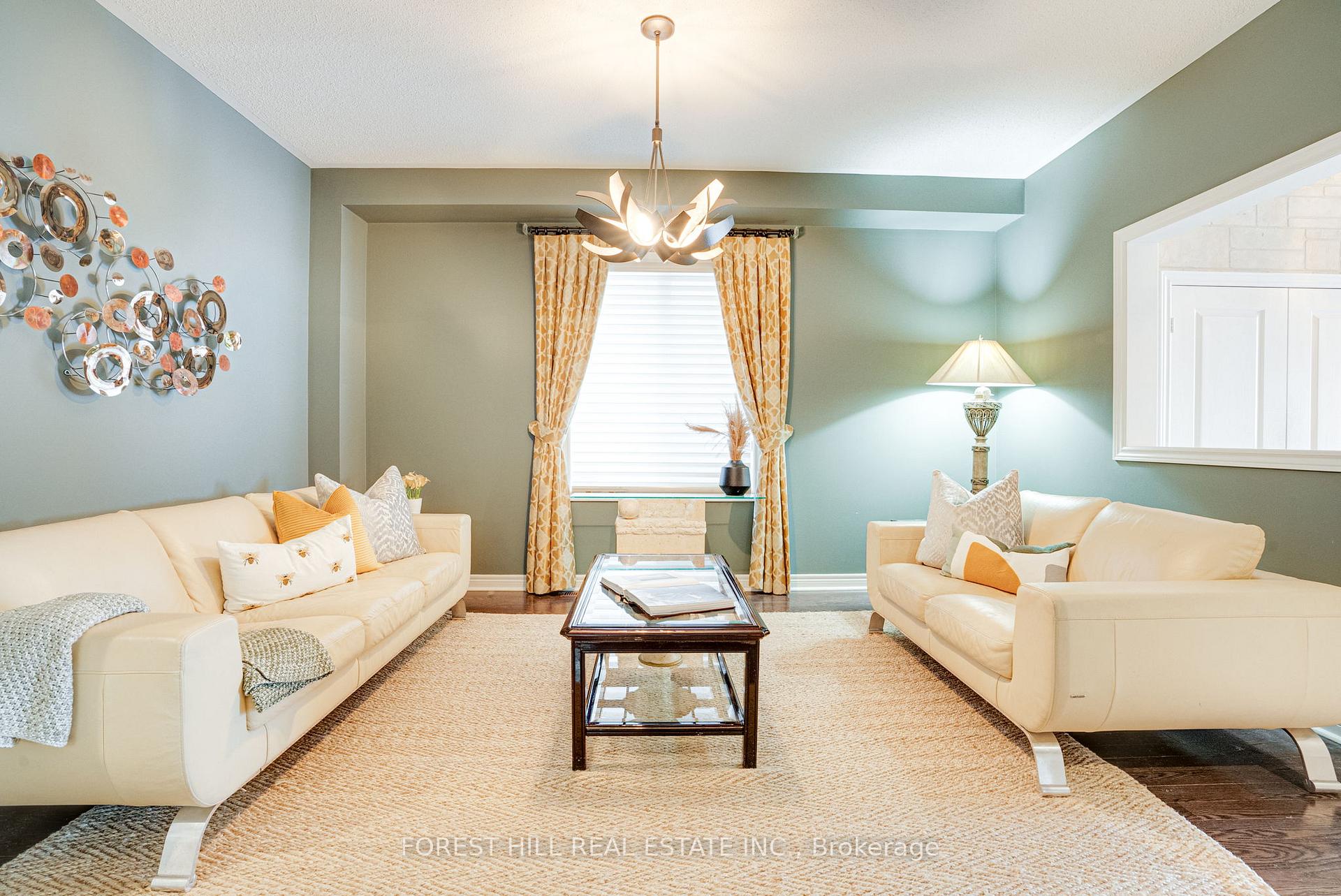 Photo 3 of 264 Thornhill Woods Drive, Vaughan, Patterson — HOMEH