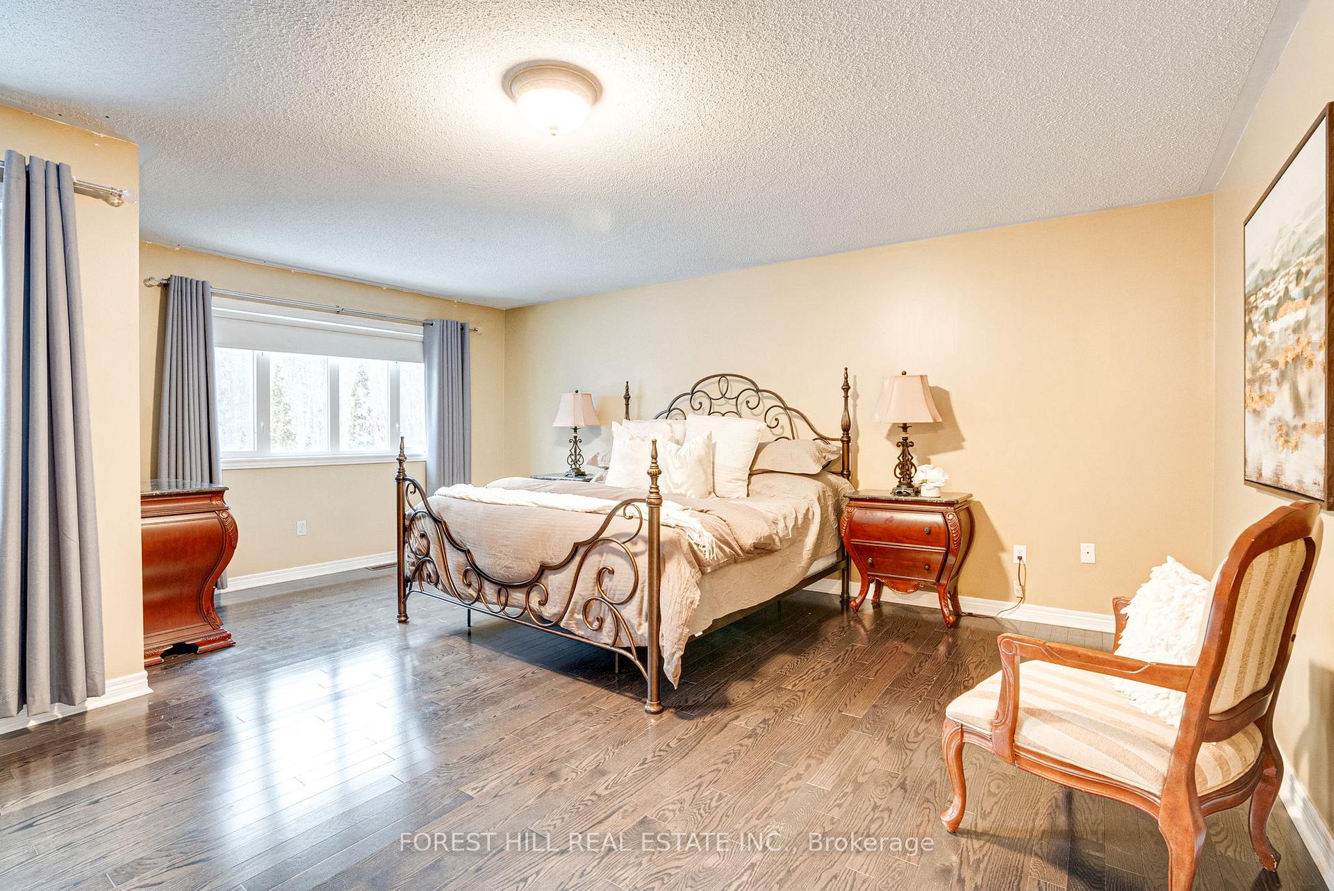 Photo 25 of 264 Thornhill Woods Drive, Vaughan, Patterson — HOMEH