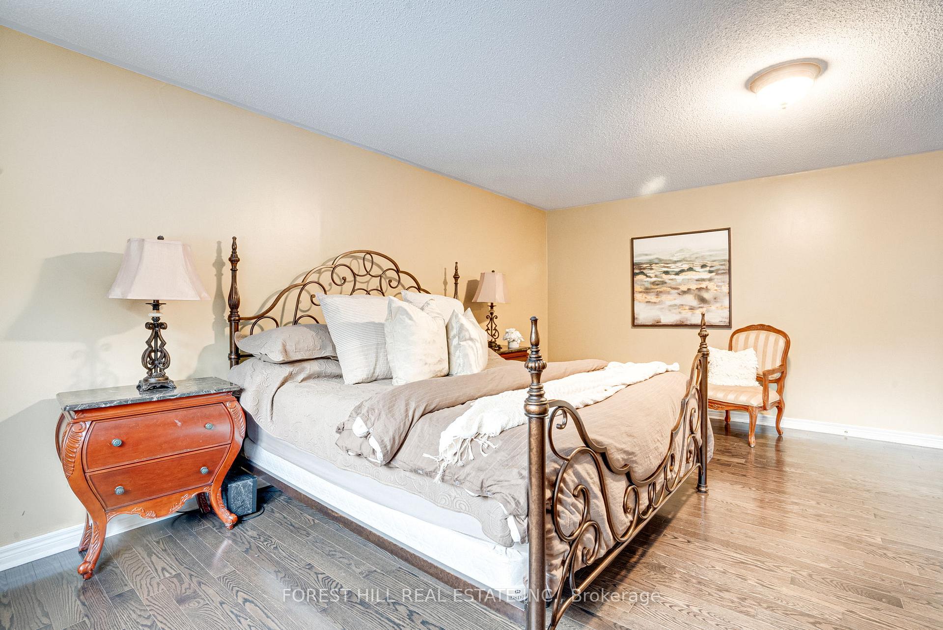Photo 26 of 264 Thornhill Woods Drive, Vaughan, Patterson — HOMEH