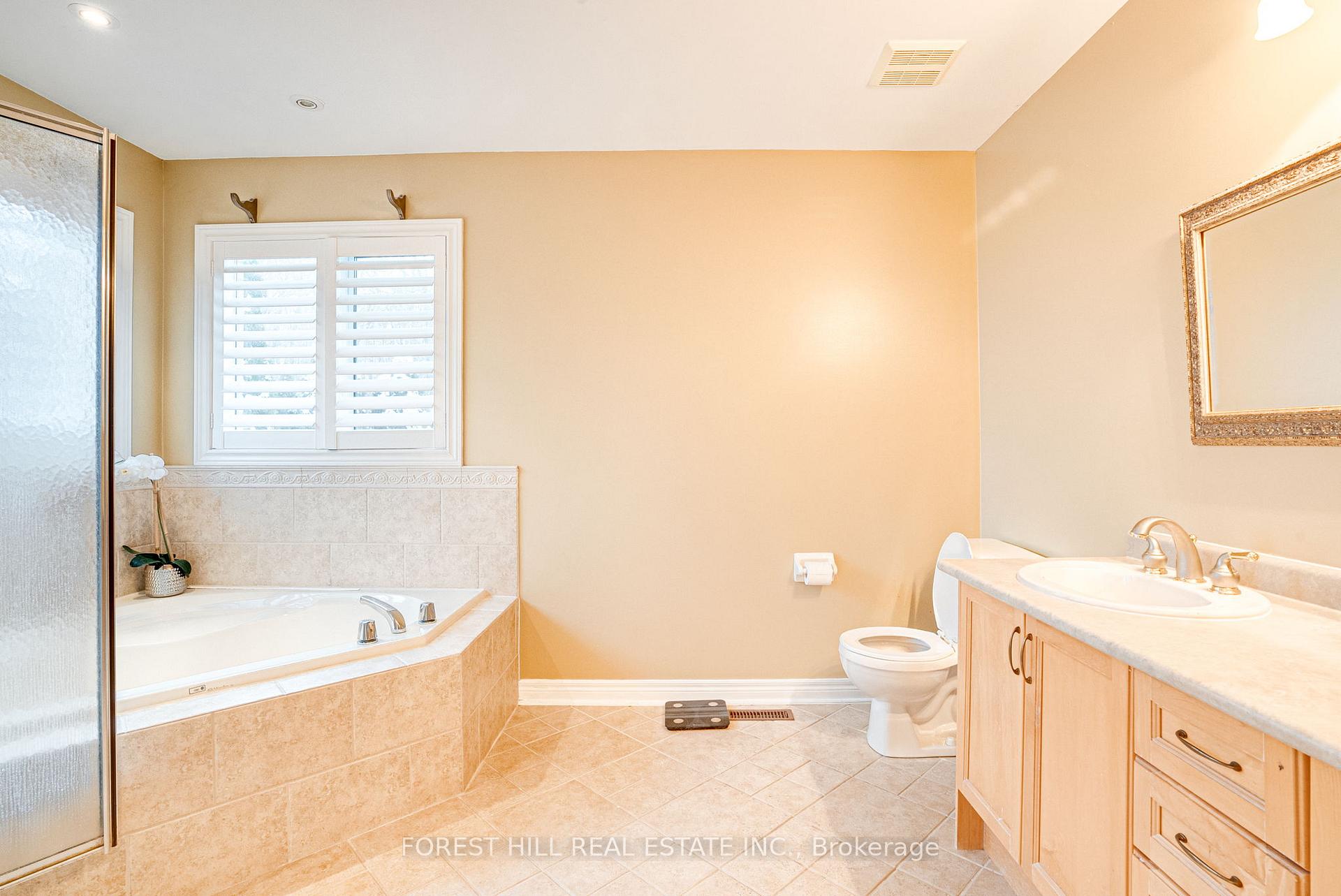 Photo 27 of 264 Thornhill Woods Drive, Vaughan, Patterson — HOMEH