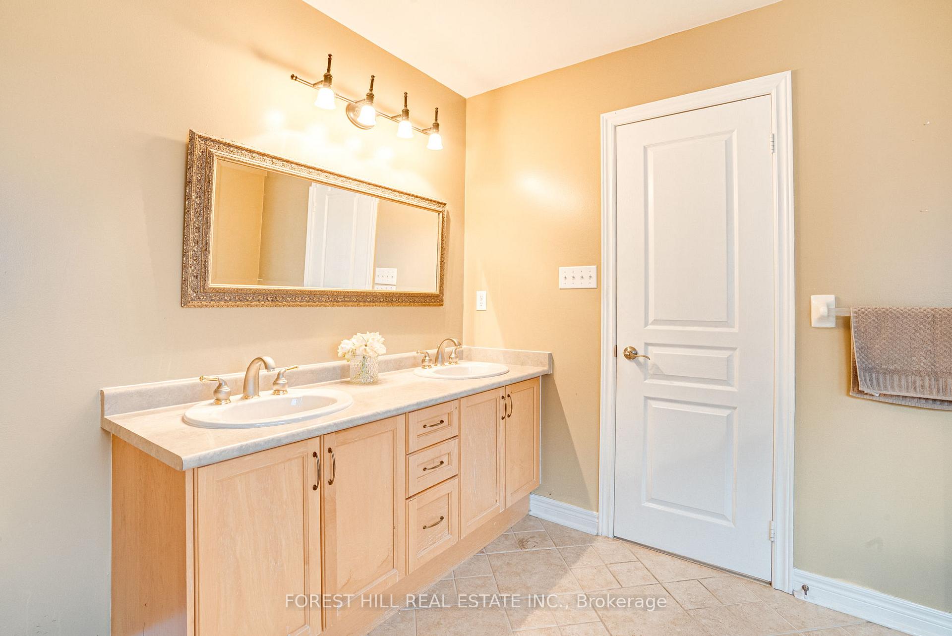 Photo 28 of 264 Thornhill Woods Drive, Vaughan, Patterson — HOMEH