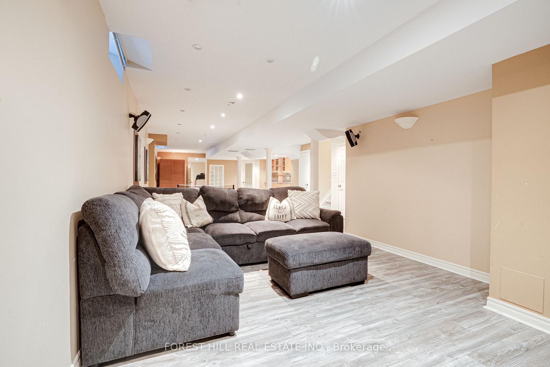 Photo 35 of 264 Thornhill Woods Drive, Vaughan, Patterson — HOMEH
