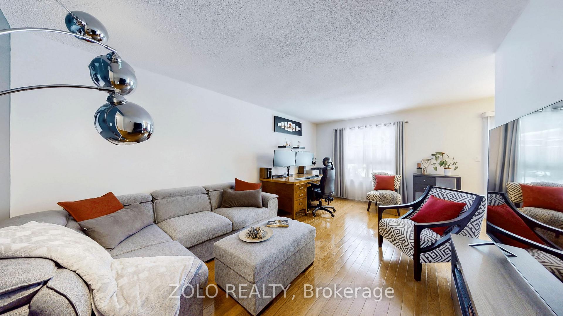 Photo 5 of 184 Overbank Drive, Oshawa, McLaughlin — HOMEH
