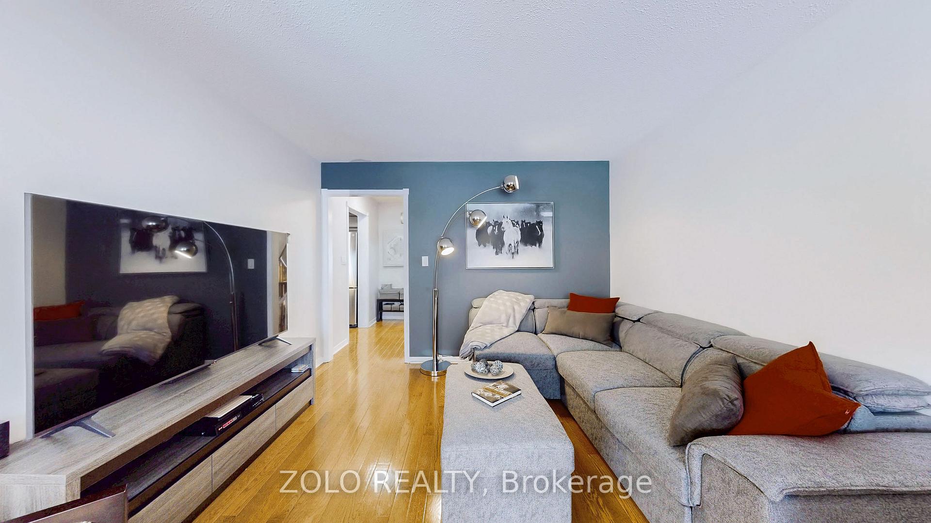 Photo 6 of 184 Overbank Drive, Oshawa, McLaughlin — HOMEH