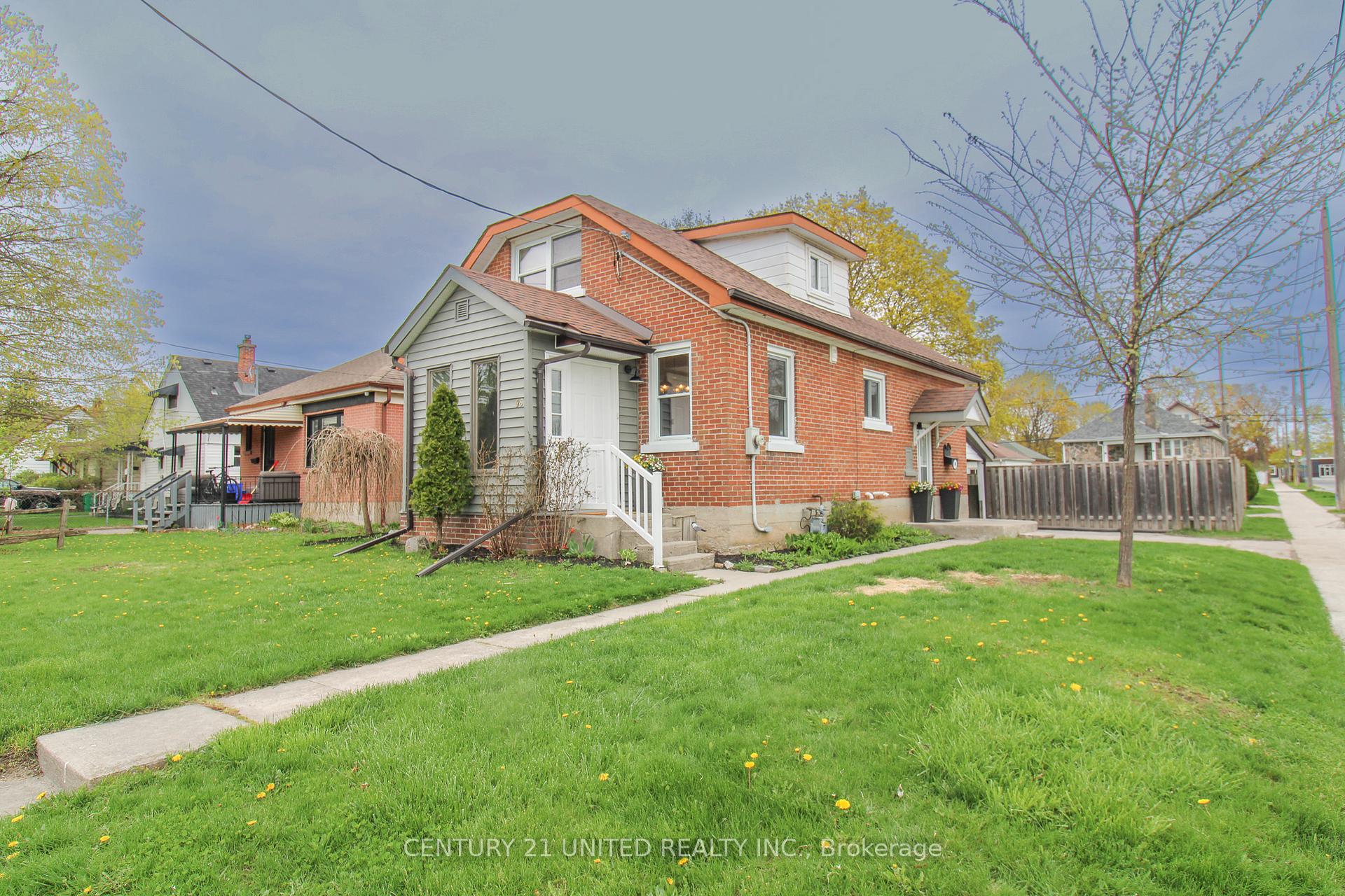Photo 2 of 96 Montgomery Street, Peterborough, Otonabee Ward 1 — HOMEH