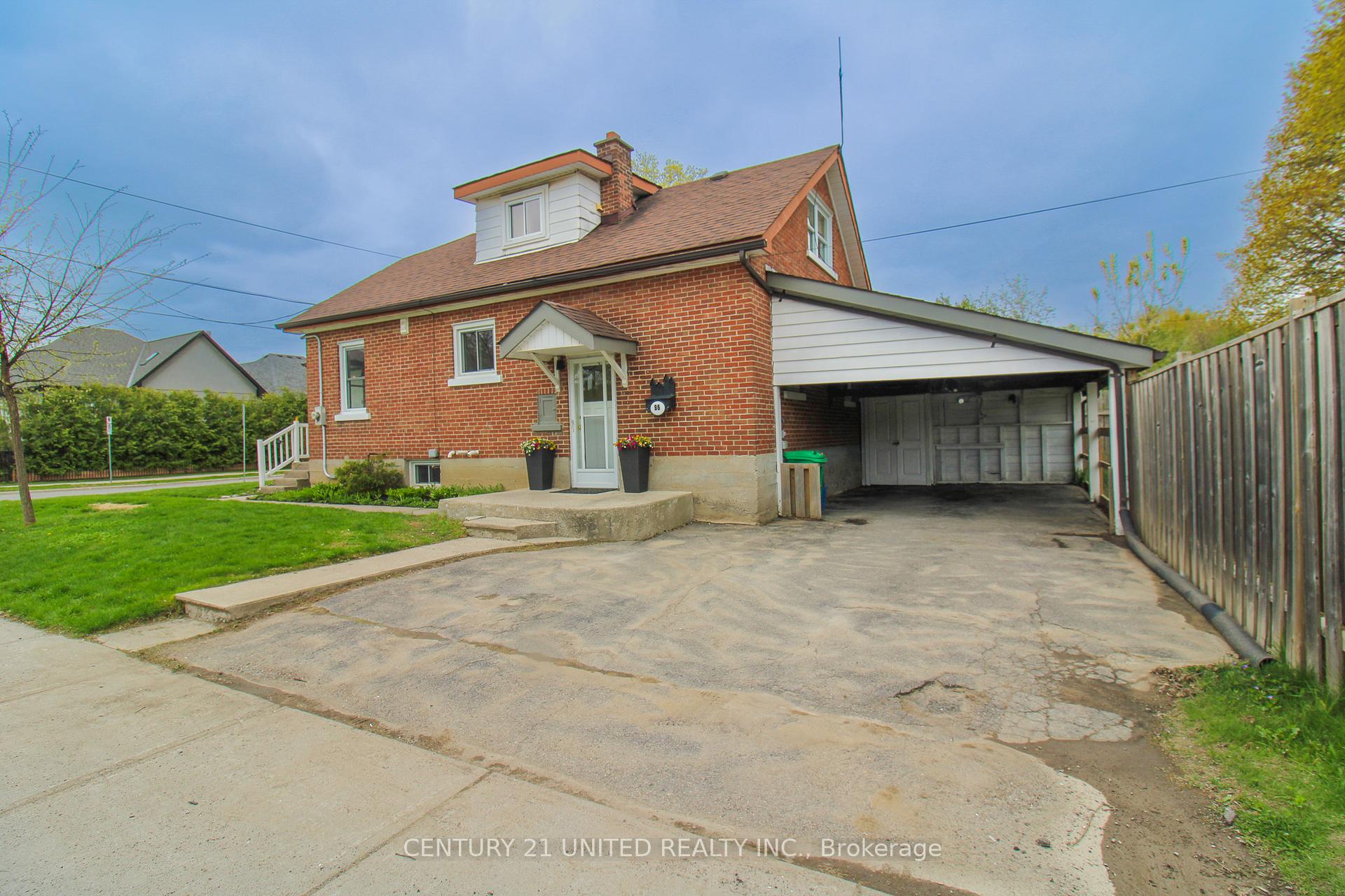 Photo 3 of 96 Montgomery Street, Peterborough, Otonabee Ward 1 — HOMEH