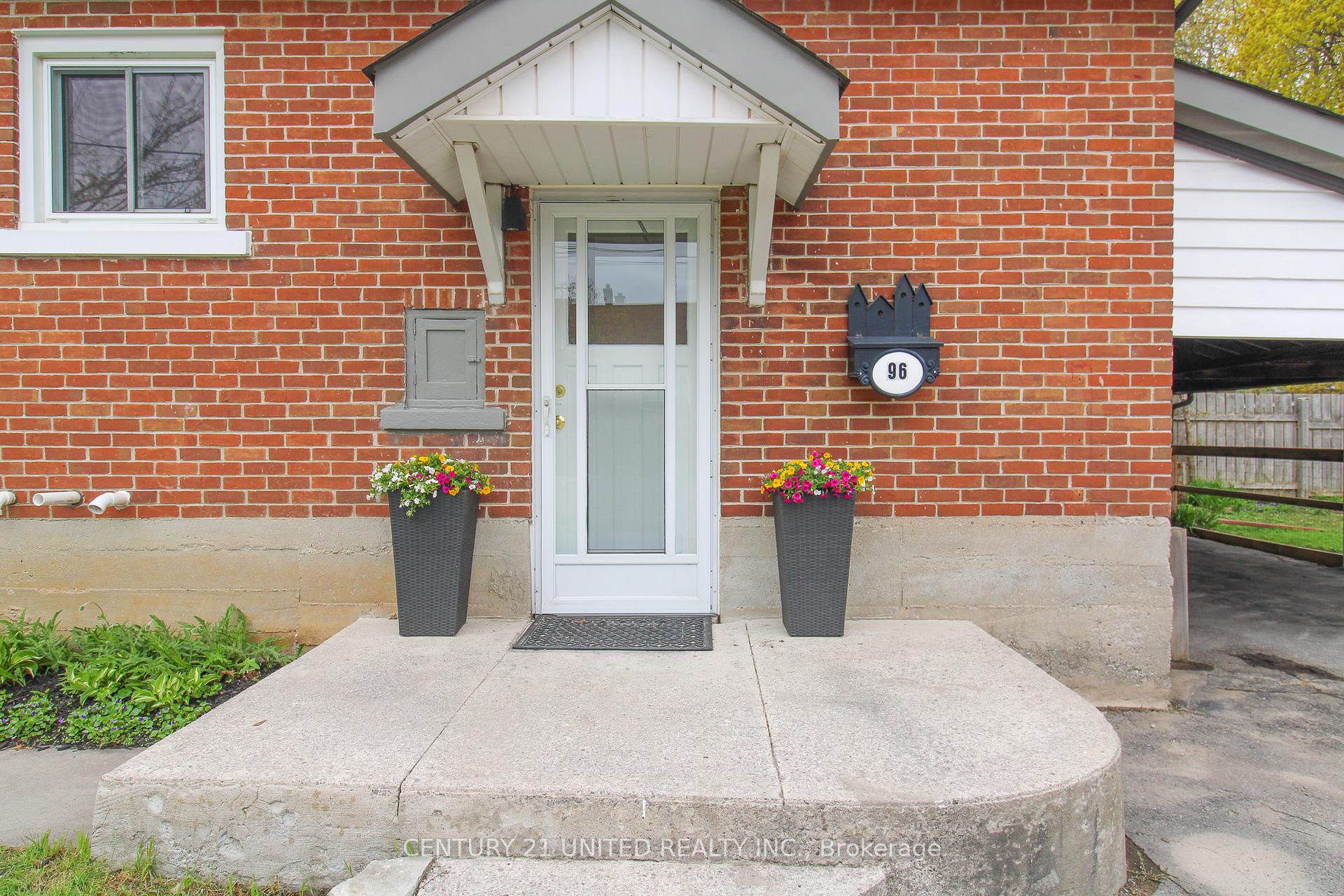 Photo 5 of 96 Montgomery Street, Peterborough, Otonabee Ward 1 — HOMEH