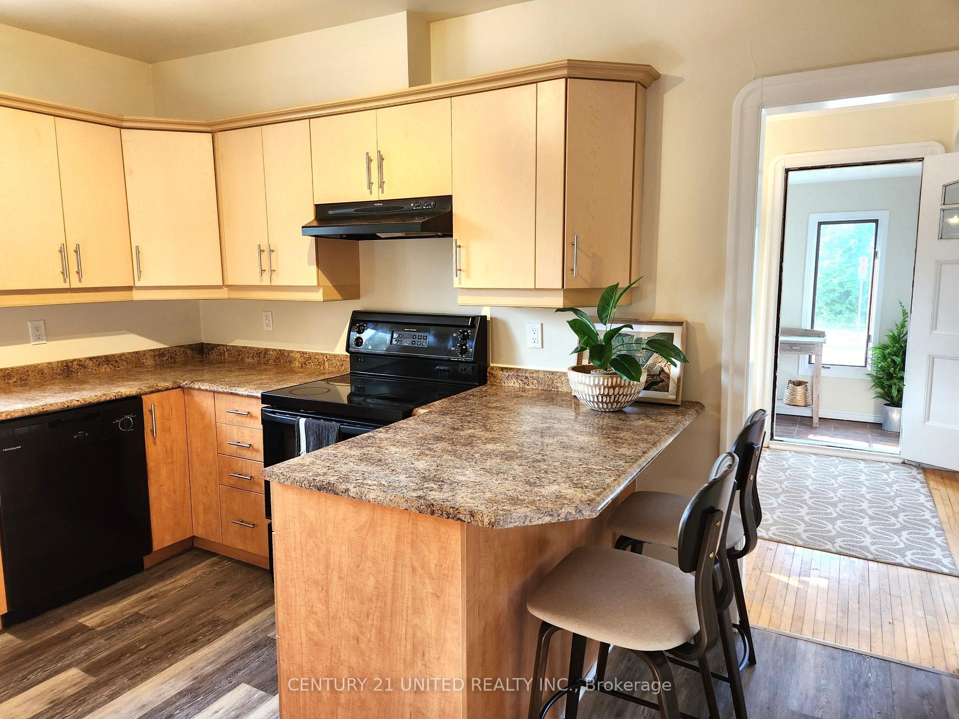 Photo 14 of 96 Montgomery Street, Peterborough, Otonabee Ward 1 — HOMEH
