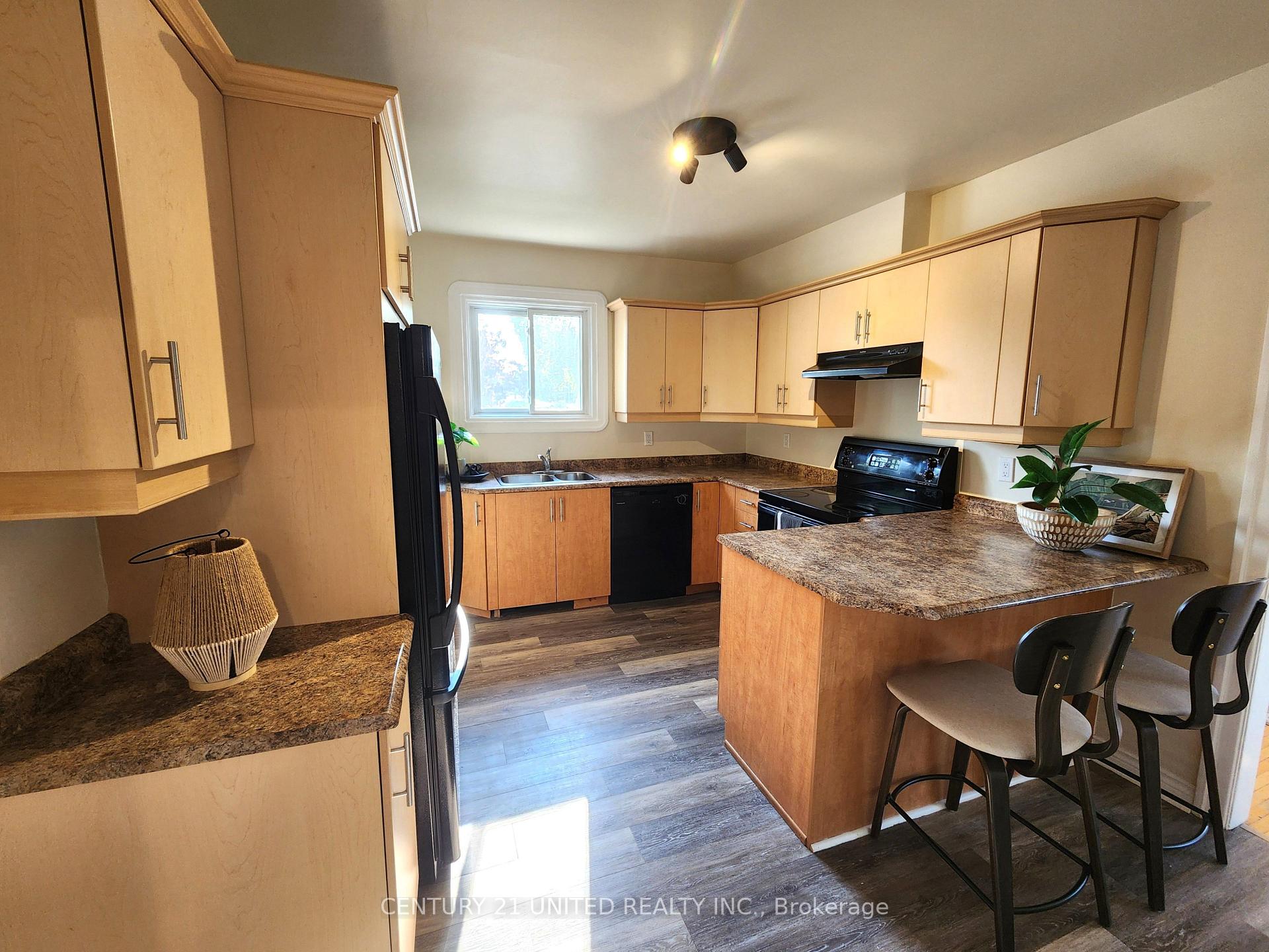 Photo 16 of 96 Montgomery Street, Peterborough, Otonabee Ward 1 — HOMEH