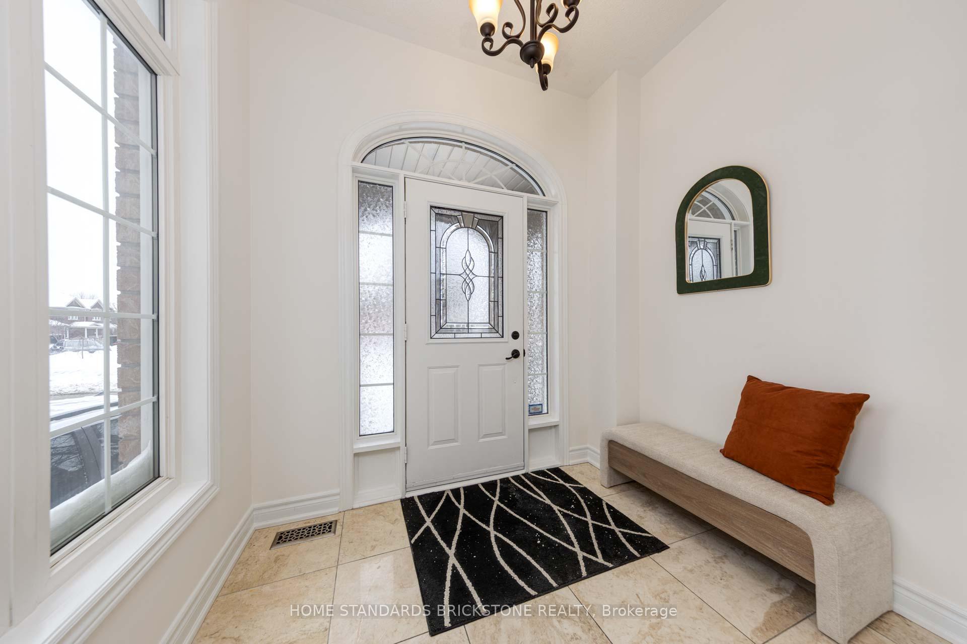 Photo 2 of 105 Mintwood Road, Vaughan, Patterson — HOMEH