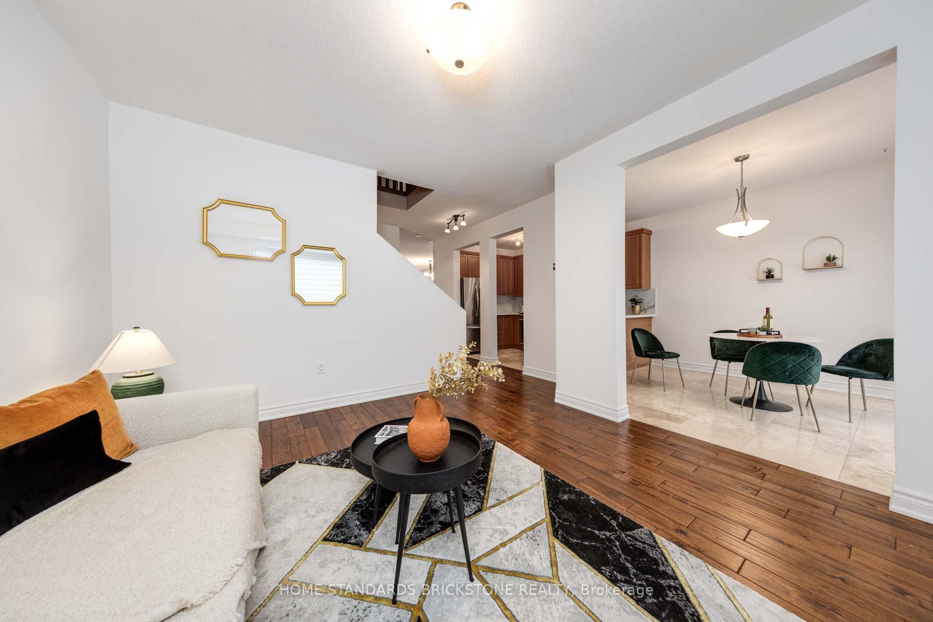 Photo 12 of 105 Mintwood Road, Vaughan, Patterson — HOMEH