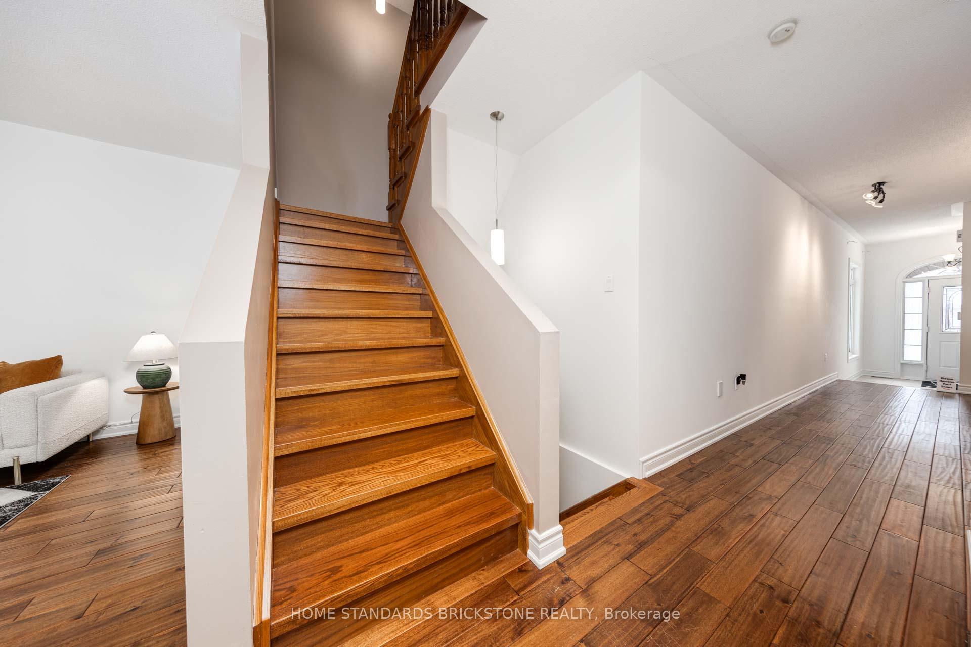 Photo 17 of 105 Mintwood Road, Vaughan, Patterson — HOMEH