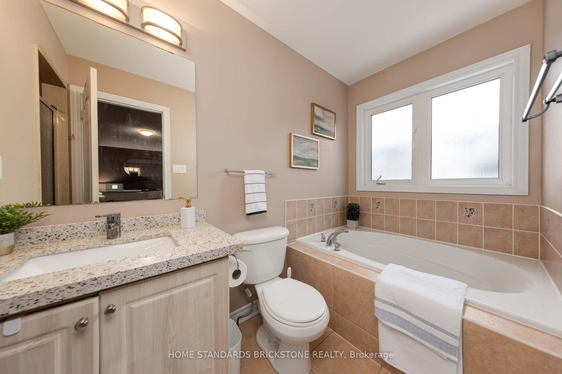 Photo 27 of 105 Mintwood Road, Vaughan, Patterson — HOMEH