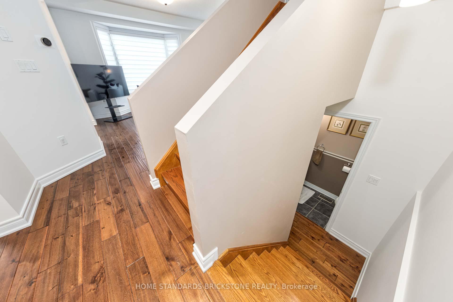 Photo 34 of 105 Mintwood Road, Vaughan, Patterson — HOMEH