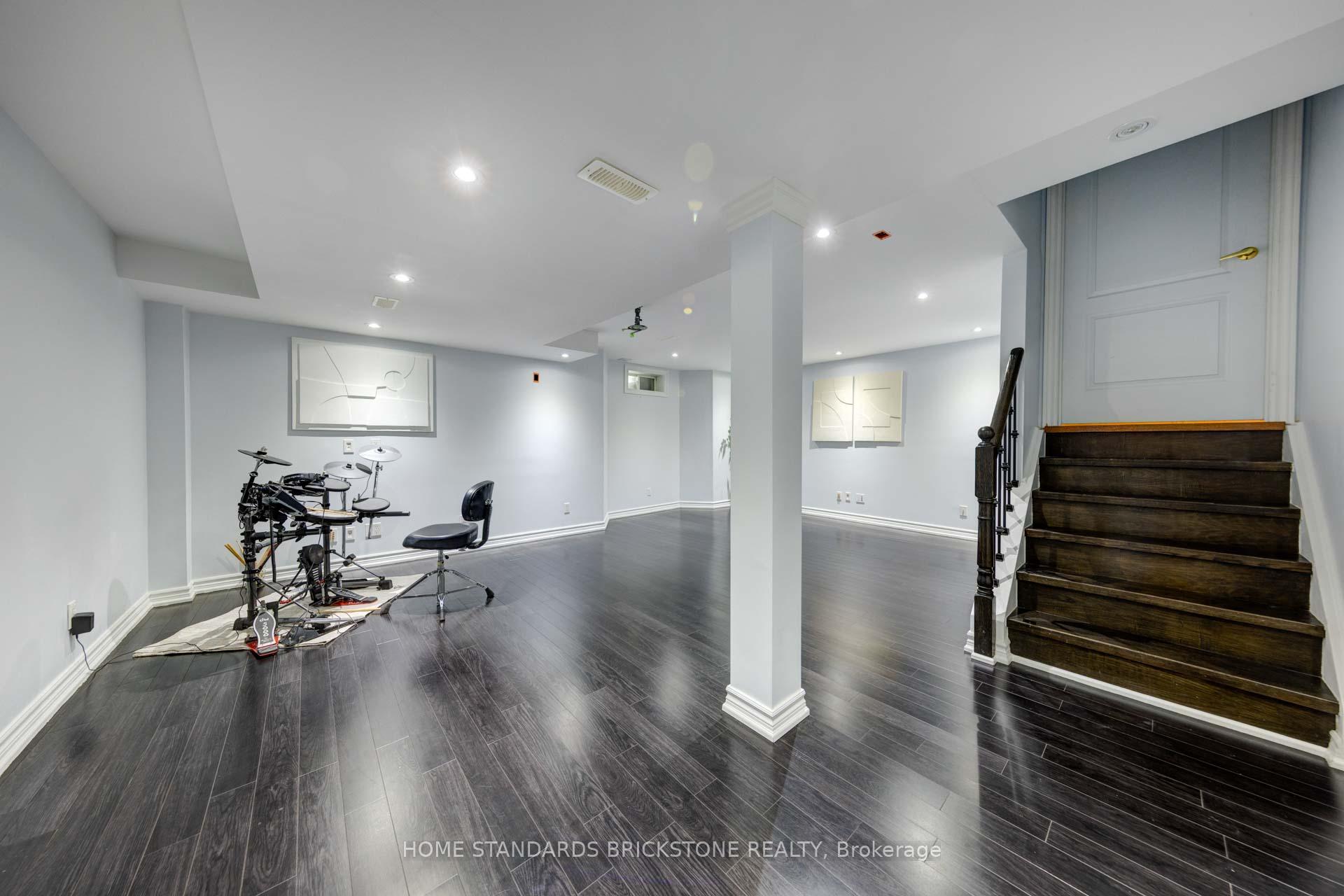 Photo 35 of 105 Mintwood Road, Vaughan, Patterson — HOMEH