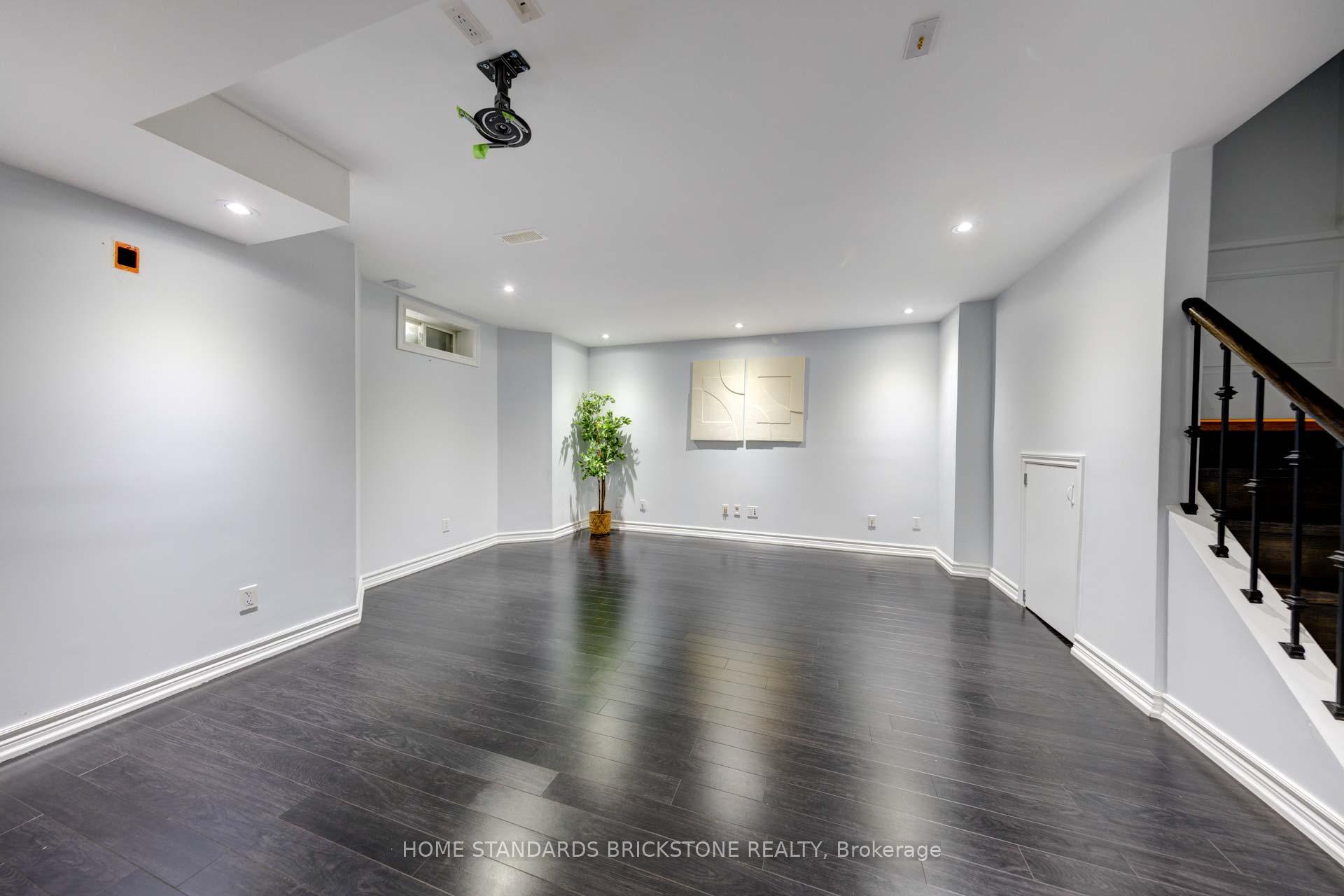 Photo 36 of 105 Mintwood Road, Vaughan, Patterson — HOMEH