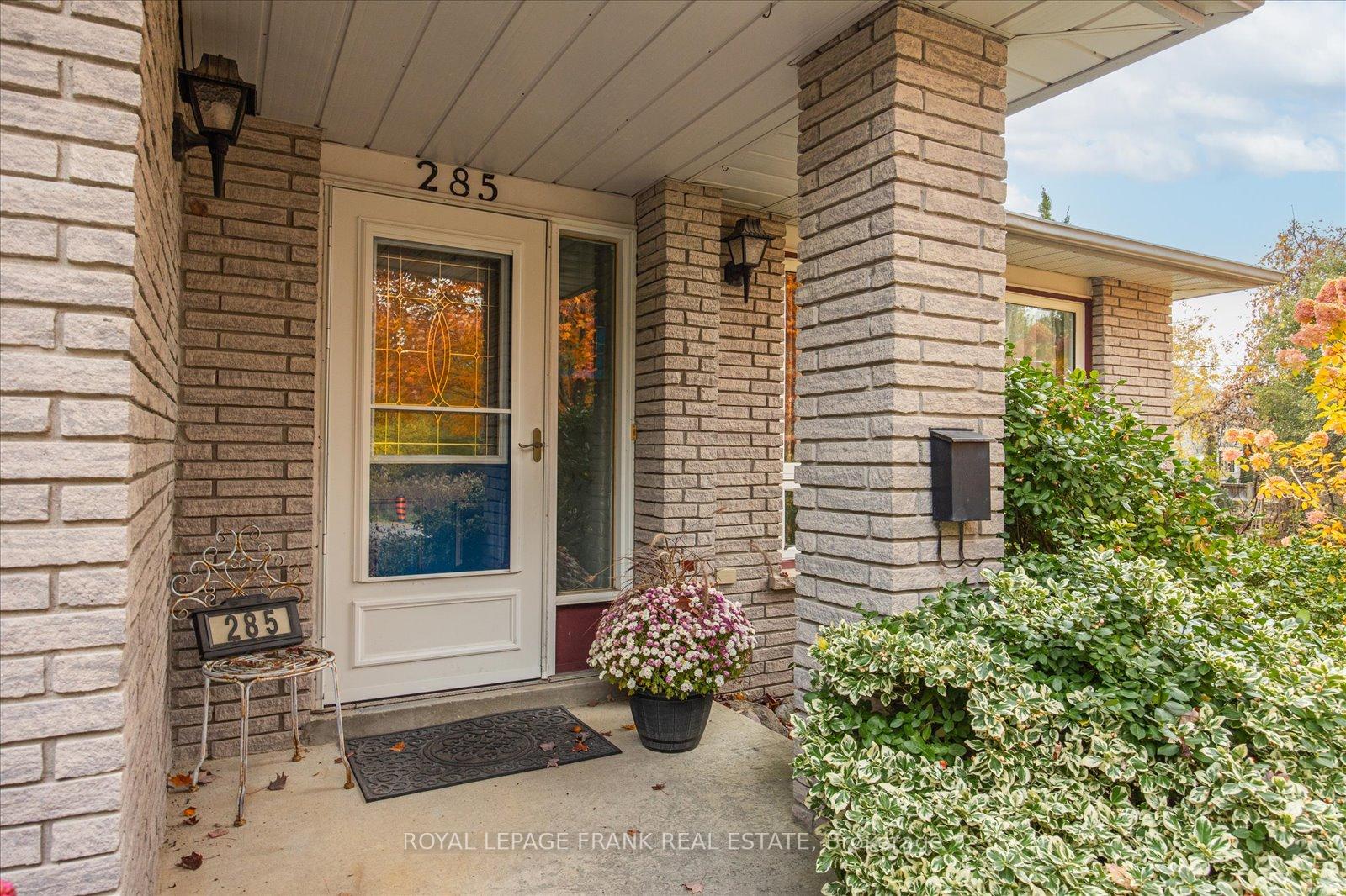 Photo 3 of 285 Cedar Valley Boulevard, Oshawa, Samac — HOMEH