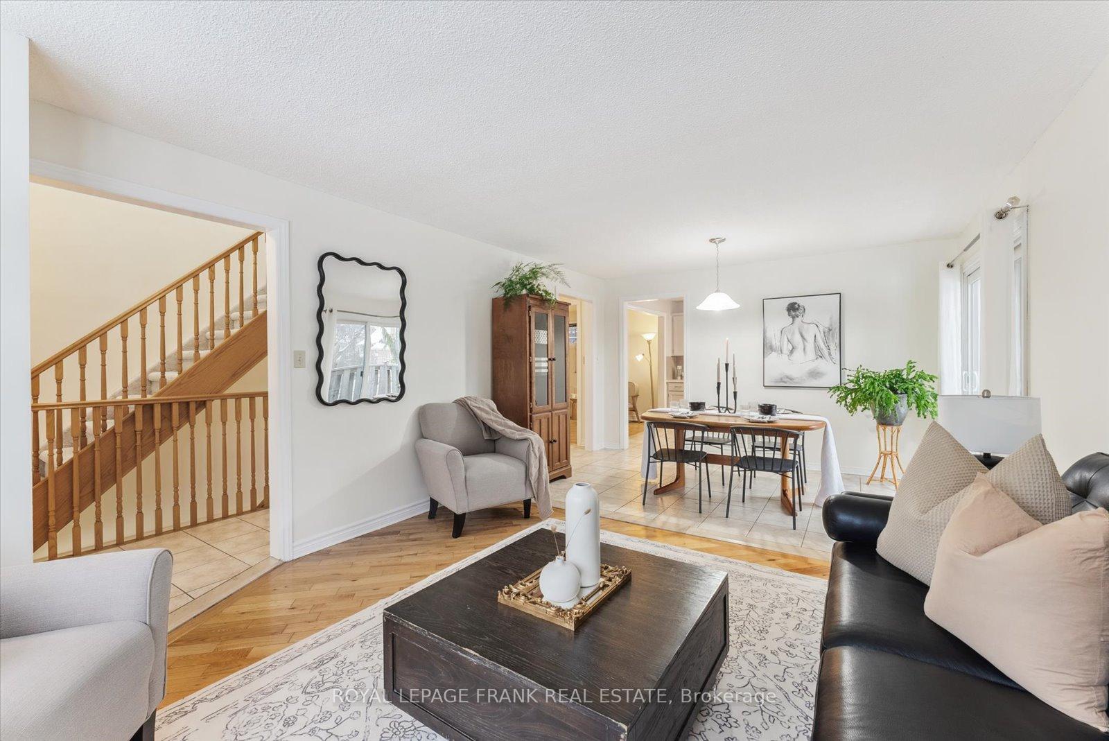 Photo 6 of 285 Cedar Valley Boulevard, Oshawa, Samac — HOMEH