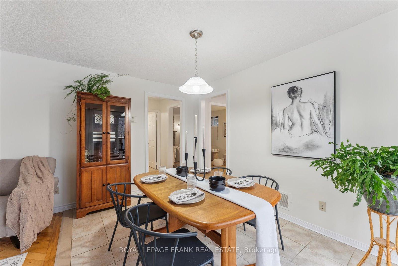 Photo 9 of 285 Cedar Valley Boulevard, Oshawa, Samac — HOMEH