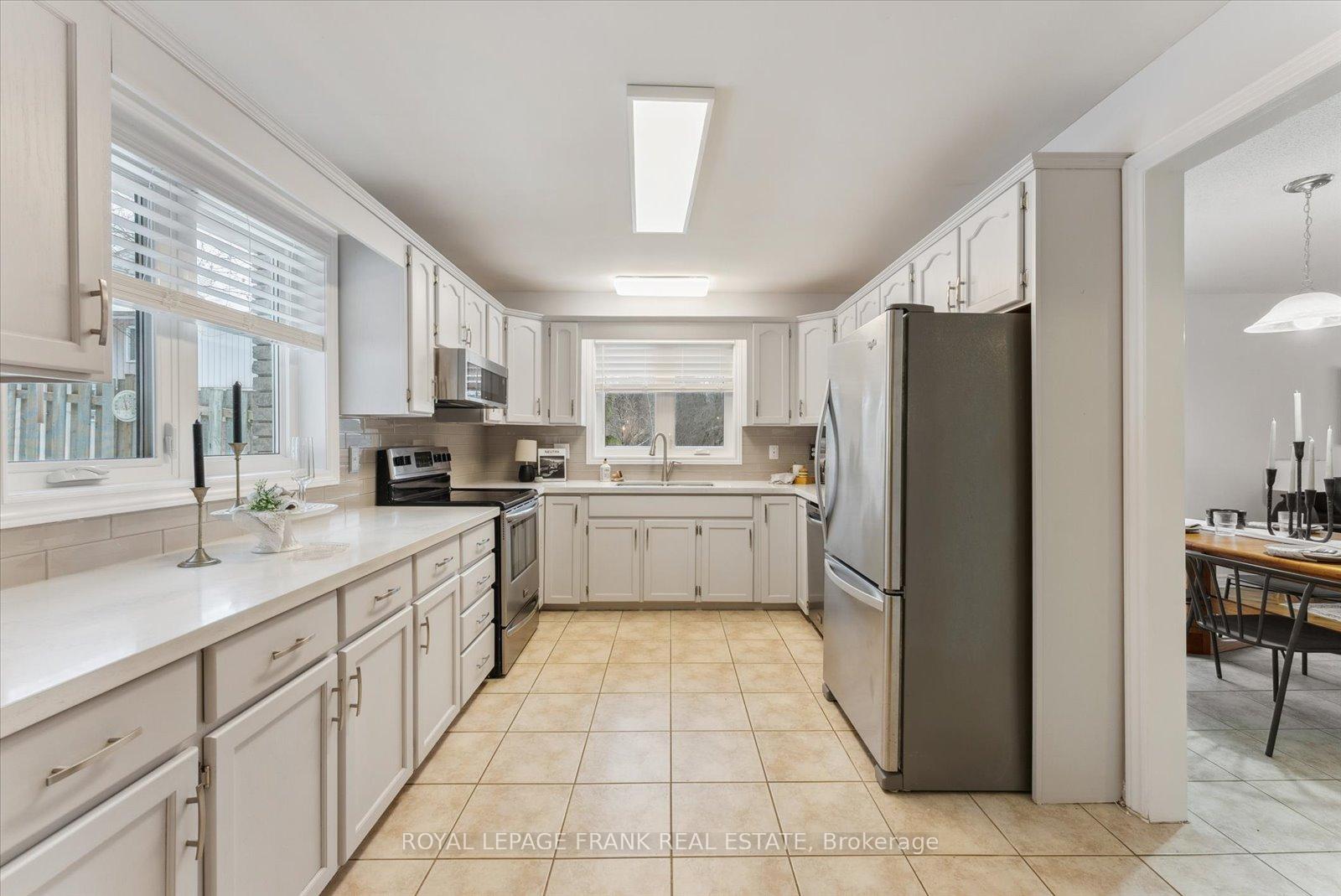 Photo 12 of 285 Cedar Valley Boulevard, Oshawa, Samac — HOMEH