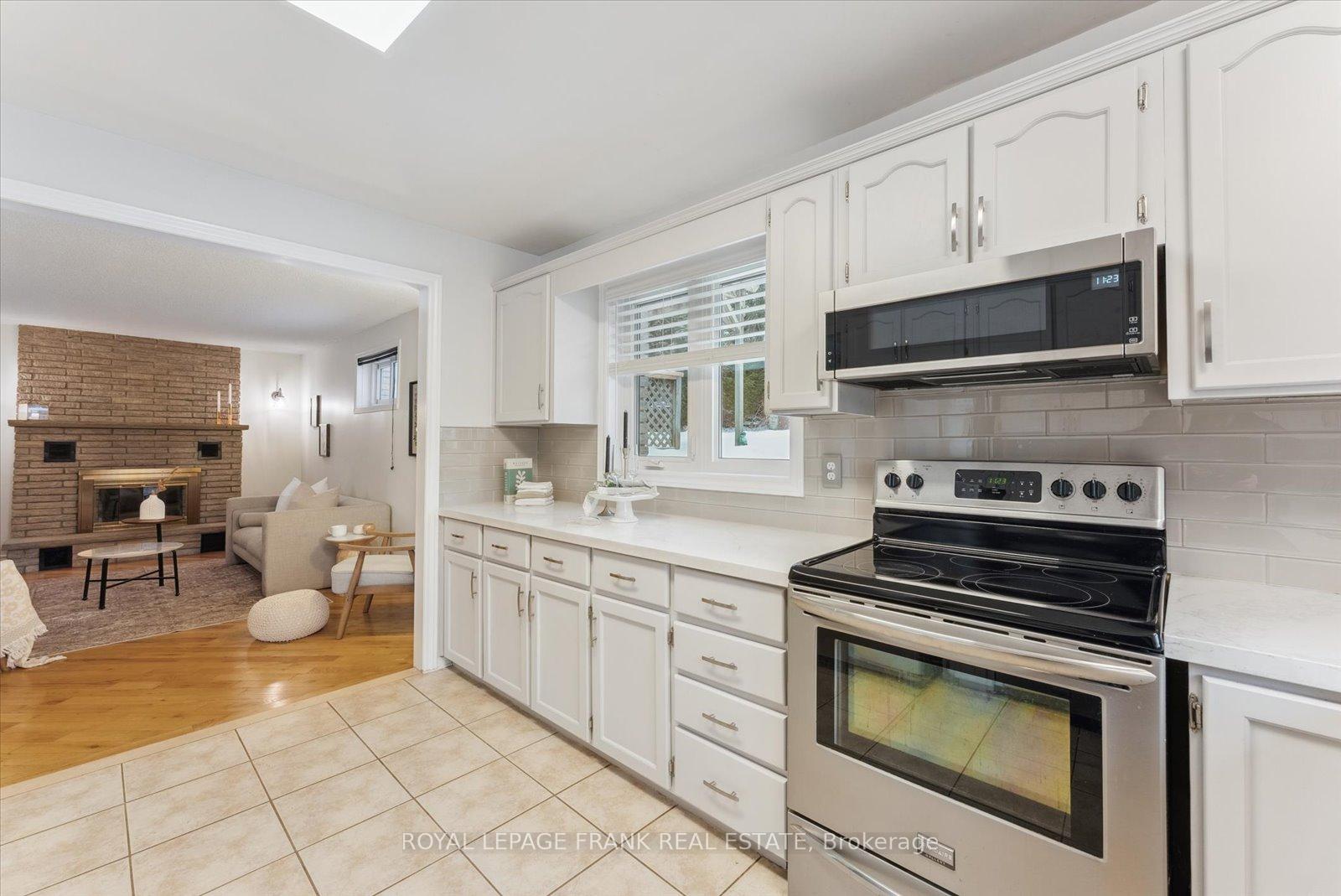 Photo 13 of 285 Cedar Valley Boulevard, Oshawa, Samac — HOMEH