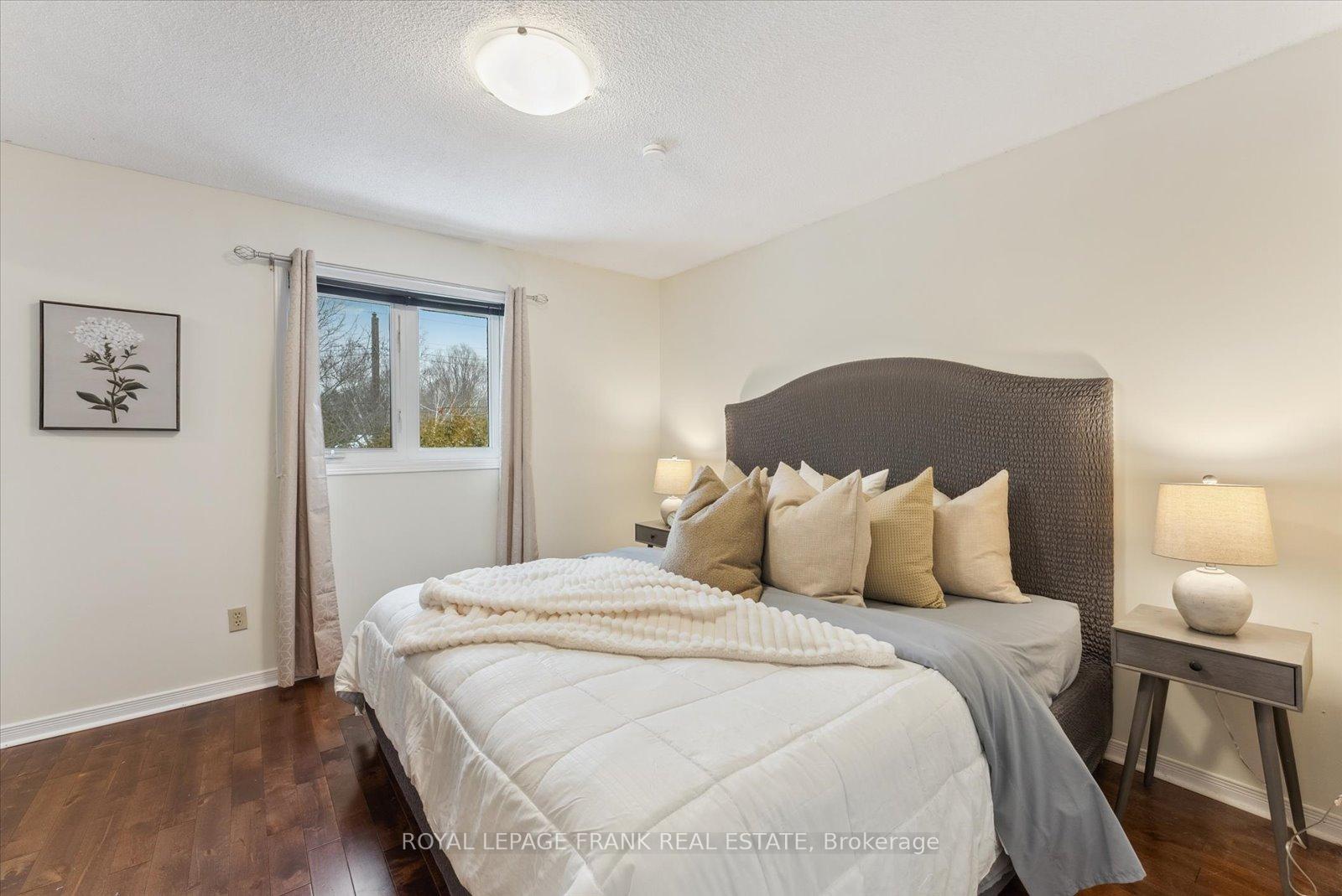 Photo 20 of 285 Cedar Valley Boulevard, Oshawa, Samac — HOMEH