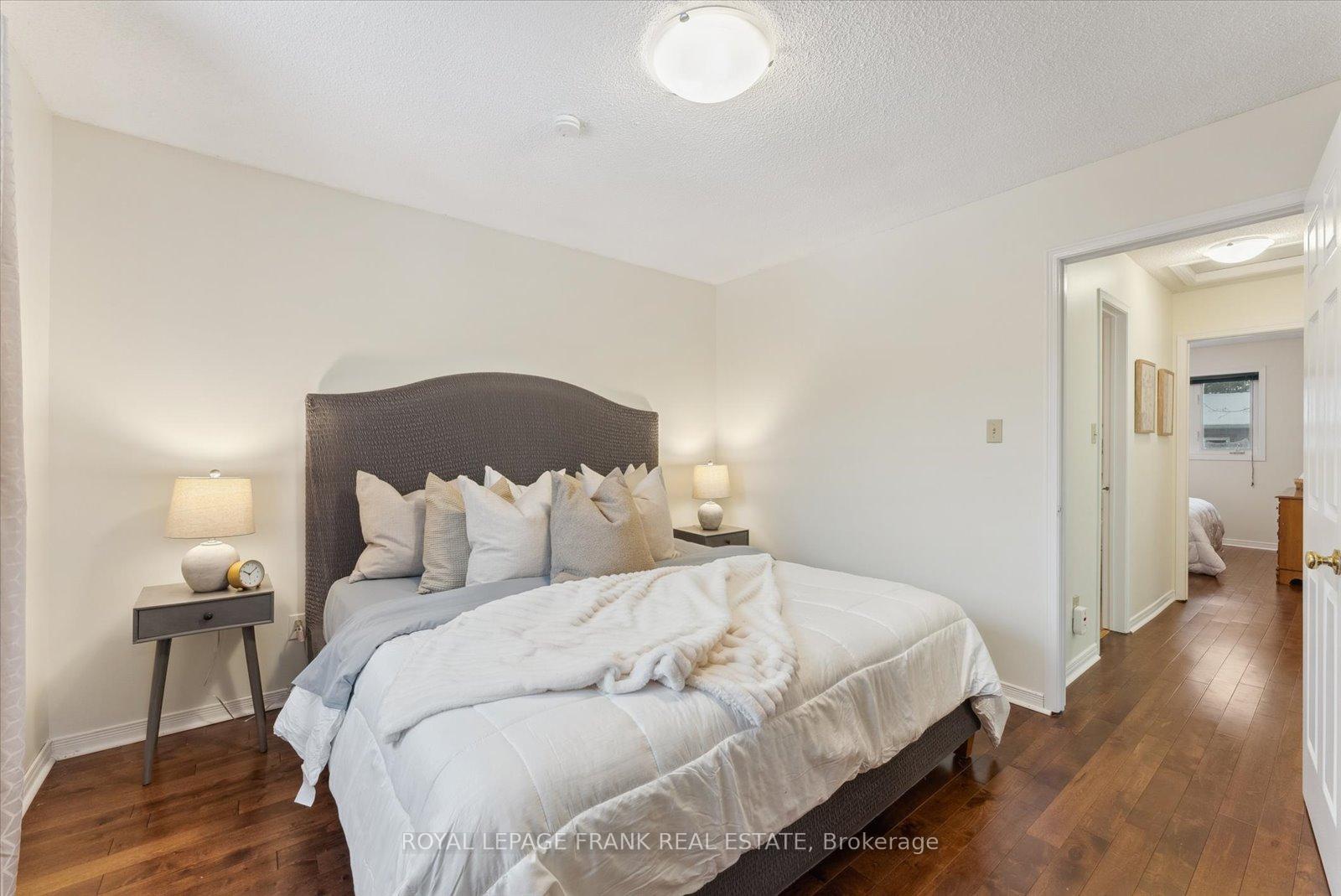 Photo 21 of 285 Cedar Valley Boulevard, Oshawa, Samac — HOMEH