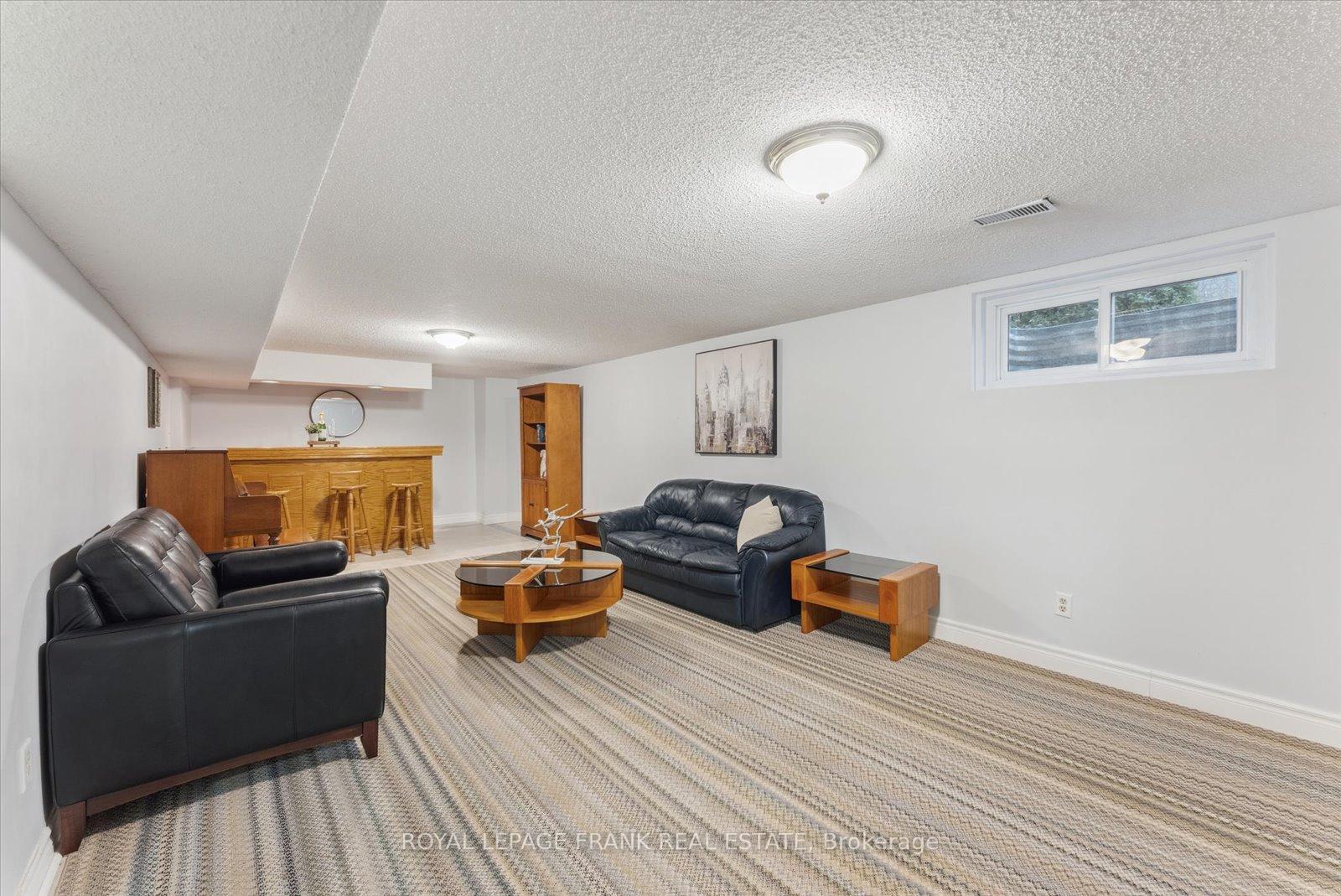 Photo 28 of 285 Cedar Valley Boulevard, Oshawa, Samac — HOMEH