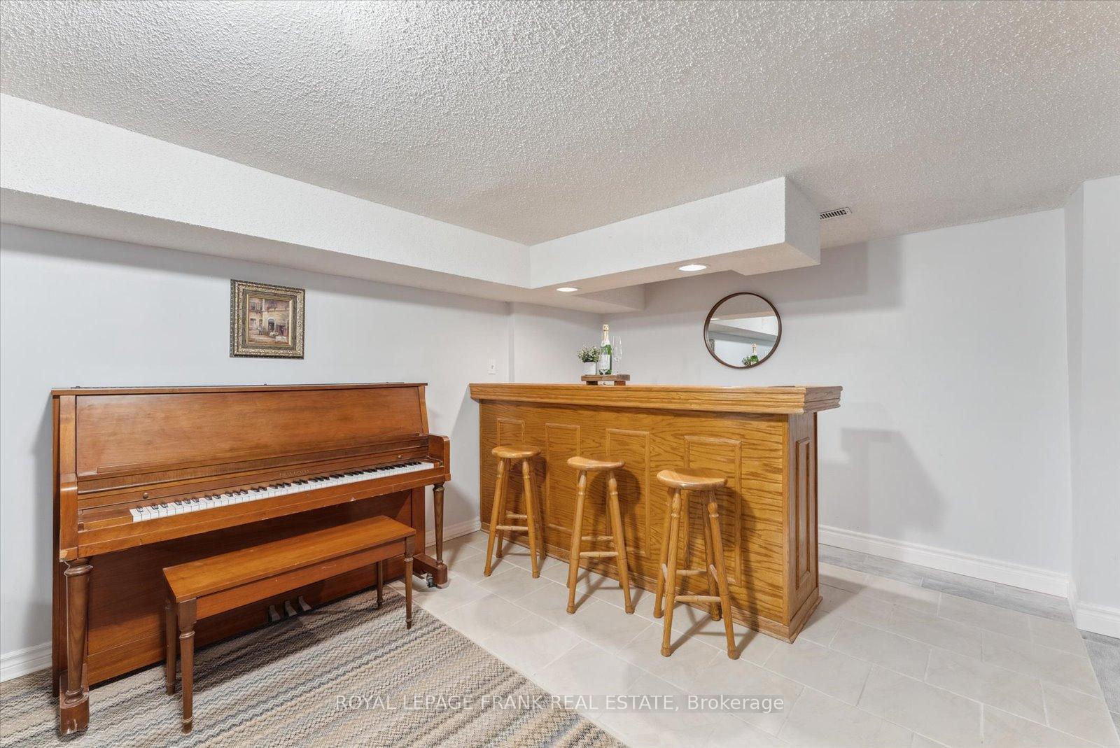 Photo 29 of 285 Cedar Valley Boulevard, Oshawa, Samac — HOMEH