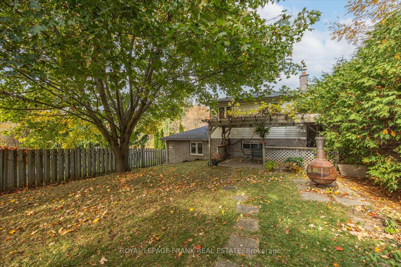 Photo 33 of 285 Cedar Valley Boulevard, Oshawa, Samac — HOMEH