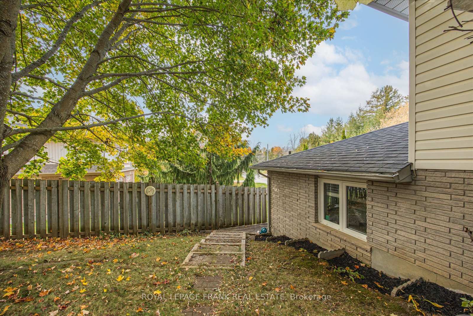 Photo 34 of 285 Cedar Valley Boulevard, Oshawa, Samac — HOMEH
