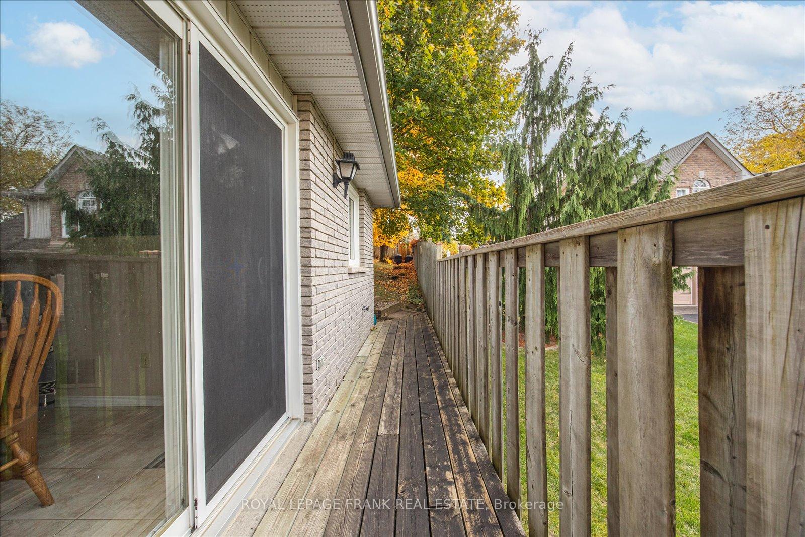 Photo 40 of 285 Cedar Valley Boulevard, Oshawa, Samac — HOMEH