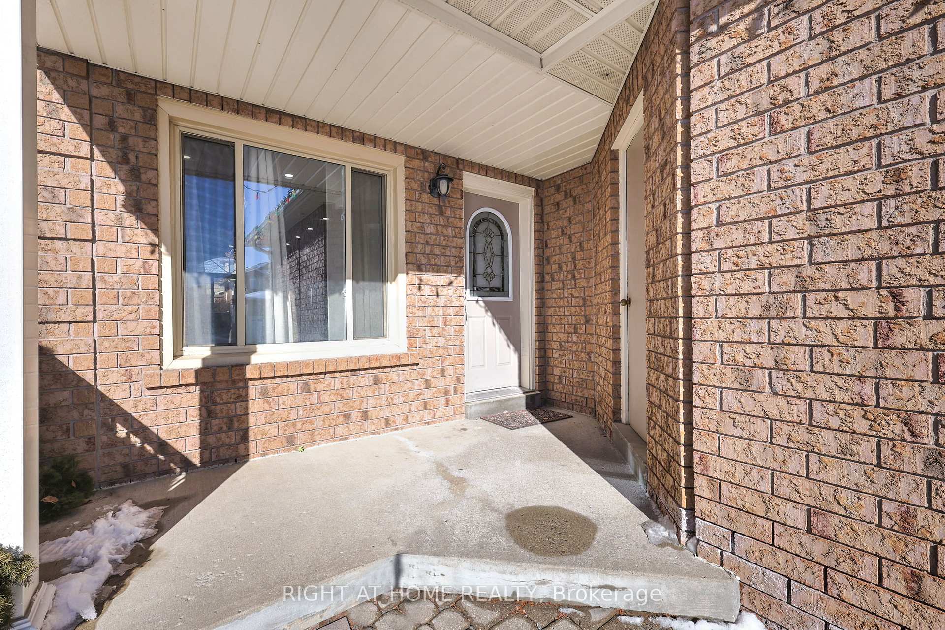 Photo 4 of 1144 Ridgemount Boulevard, Oshawa, Pinecrest — HOMEH