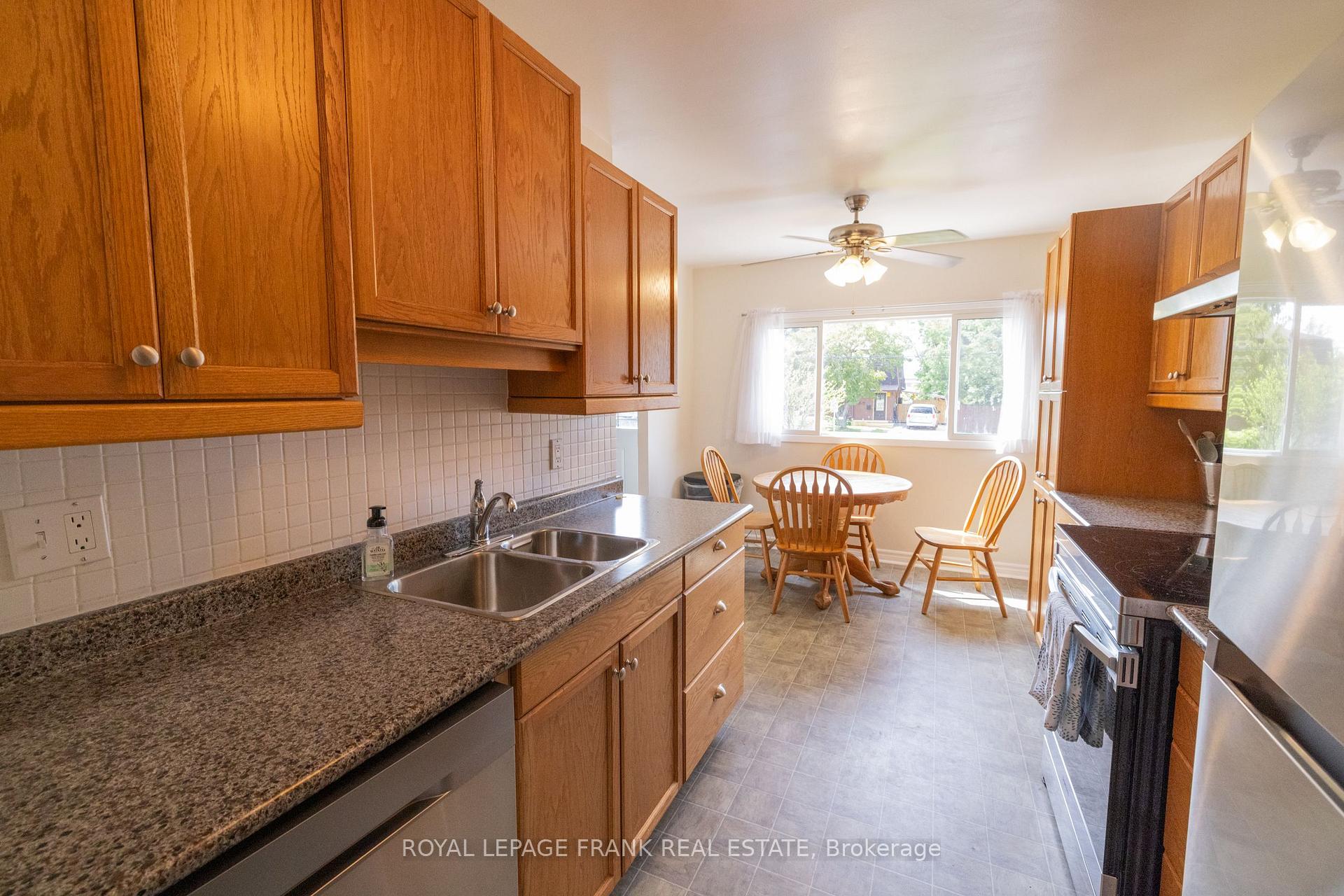 Photo 7 of 872 Chamberlain Street, Peterborough, Otonabee Ward 1 — HOMEH