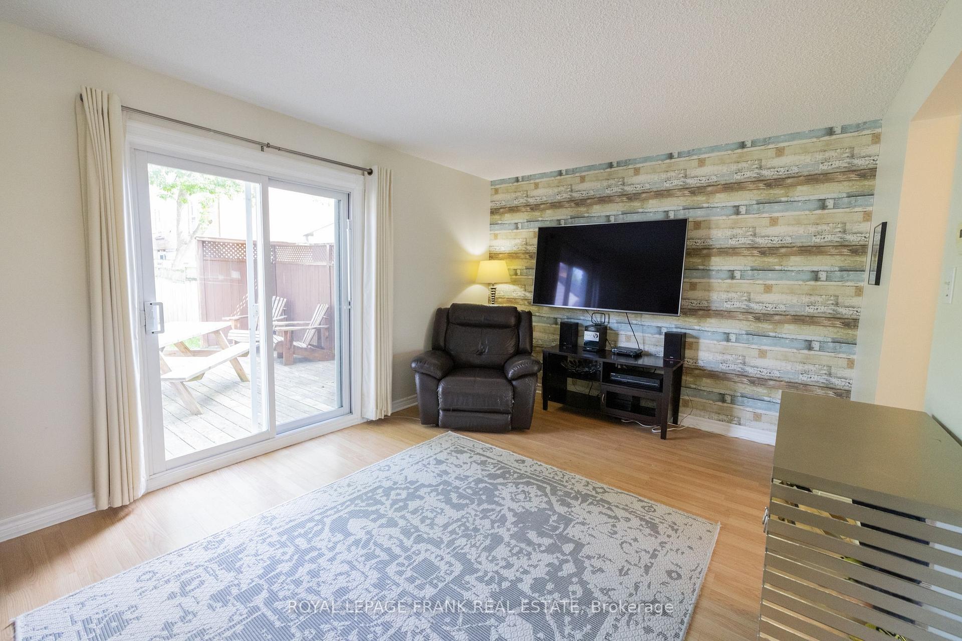 Photo 8 of 872 Chamberlain Street, Peterborough, Otonabee Ward 1 — HOMEH