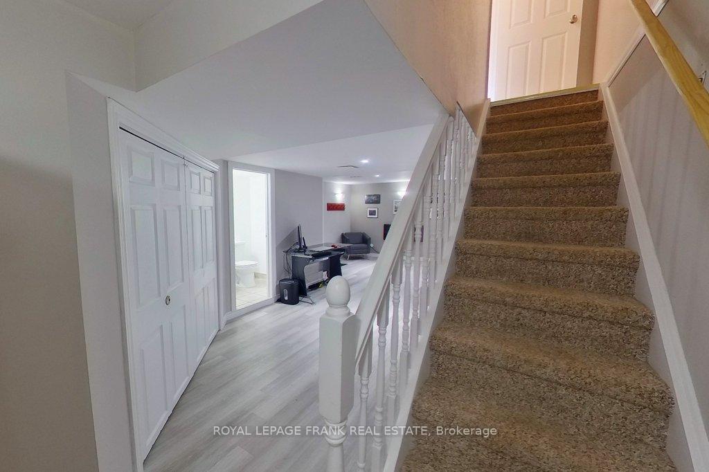 Photo 10 of 872 Chamberlain Street, Peterborough, Otonabee Ward 1 — HOMEH