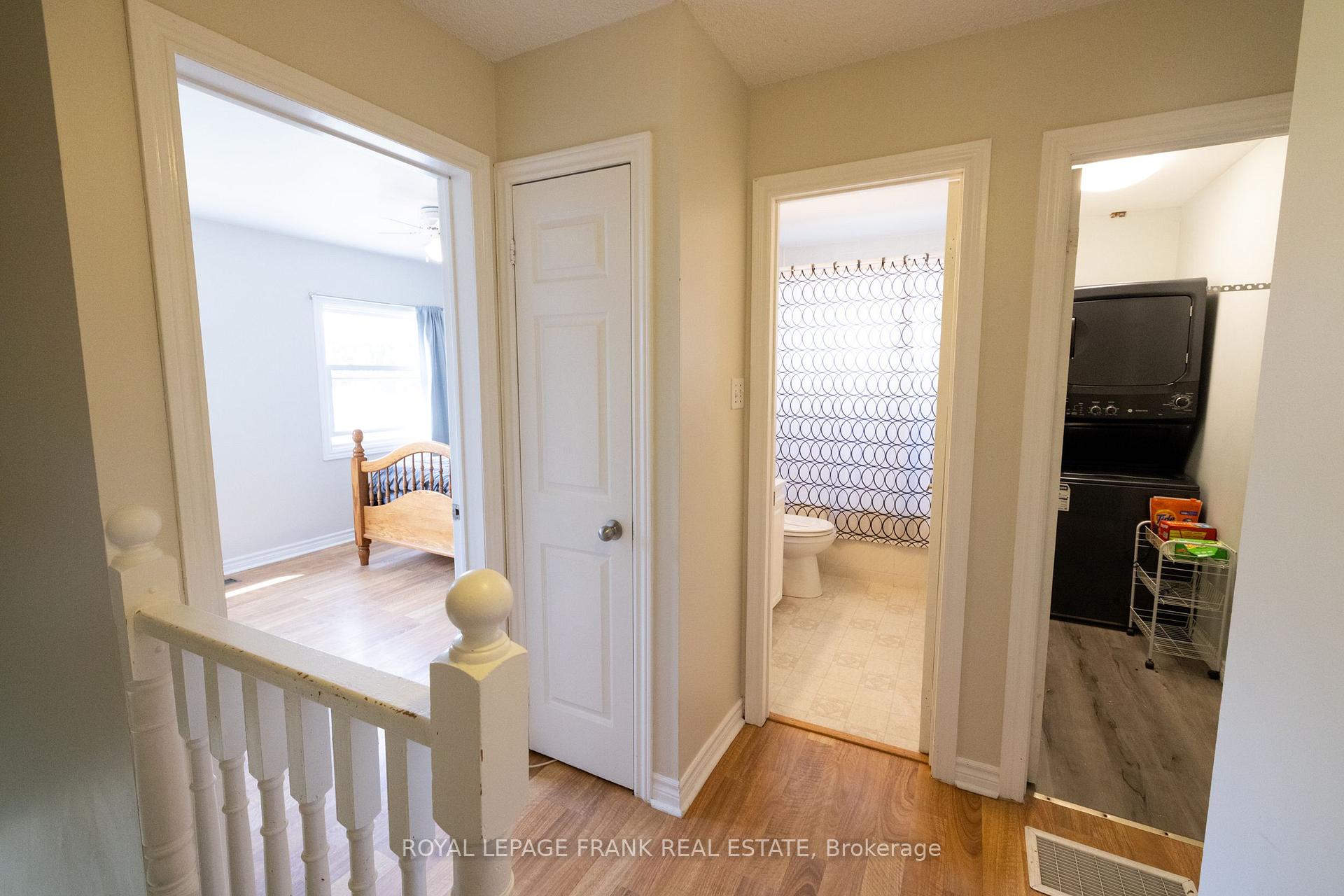 Photo 11 of 872 Chamberlain Street, Peterborough, Otonabee Ward 1 — HOMEH