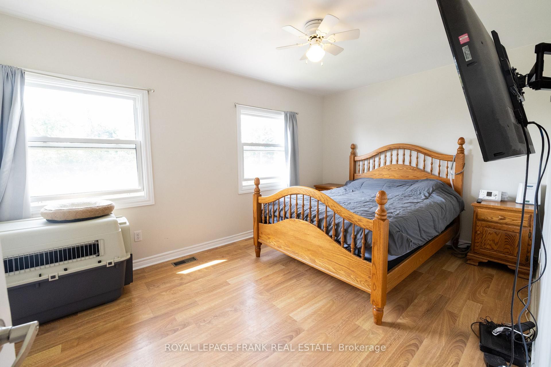 Photo 13 of 872 Chamberlain Street, Peterborough, Otonabee Ward 1 — HOMEH
