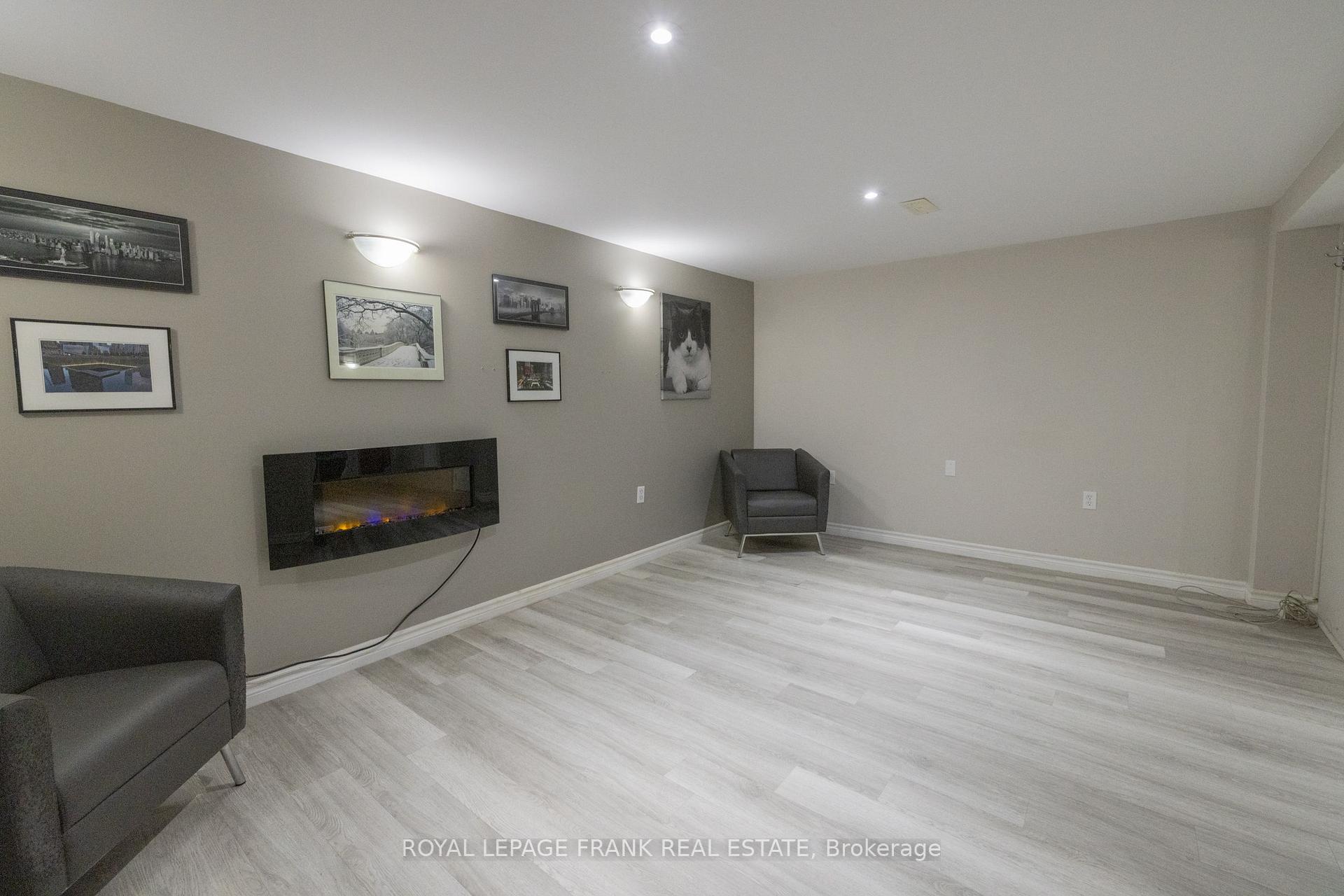 Photo 20 of 872 Chamberlain Street, Peterborough, Otonabee Ward 1 — HOMEH
