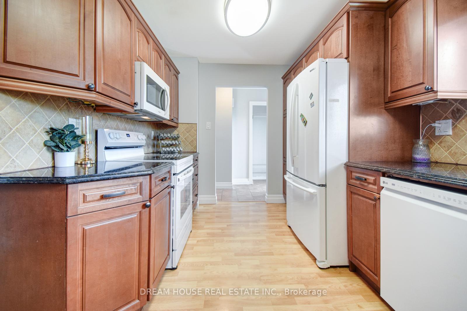 Photo 6 of 399 Dickens Drive, Oshawa, Eastdale — HOMEH