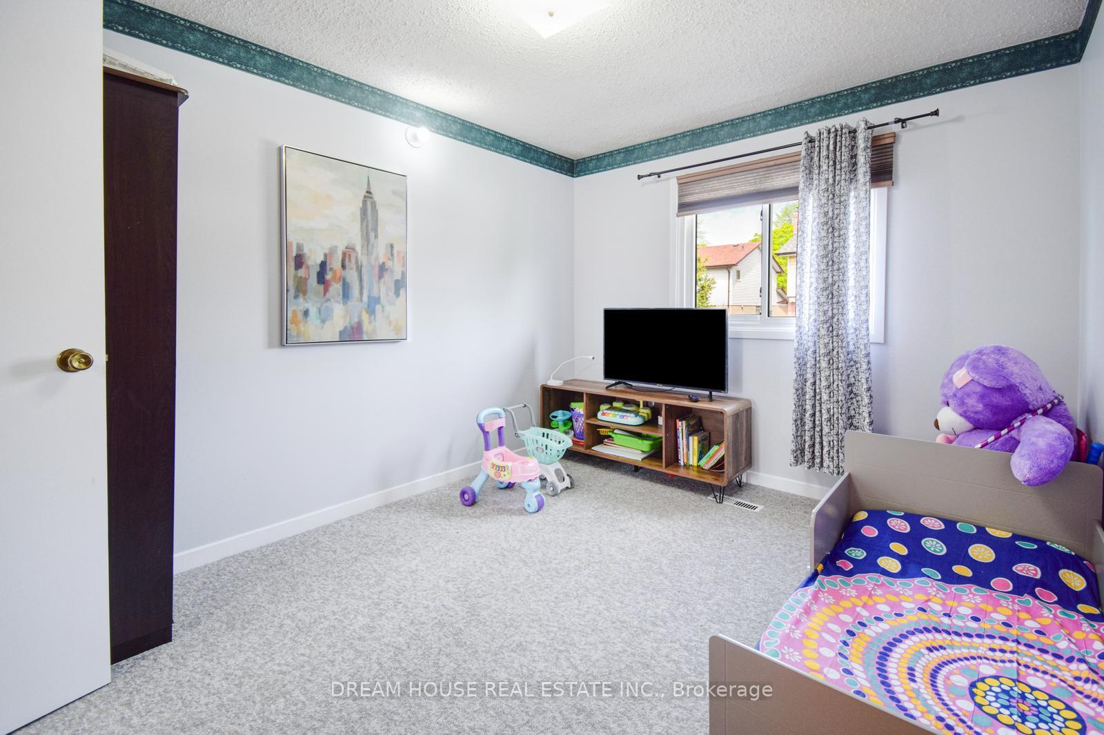 Photo 18 of 399 Dickens Drive, Oshawa, Eastdale — HOMEH