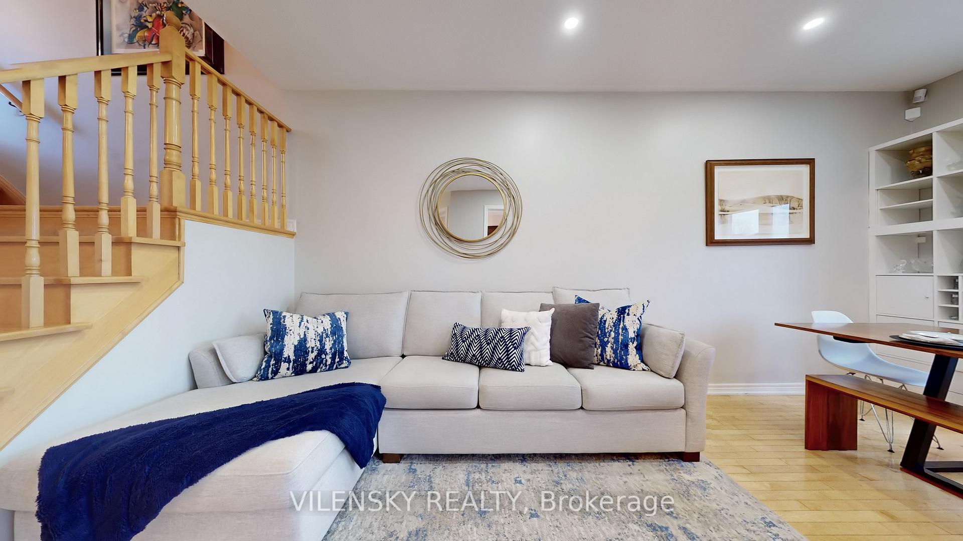 Photo 3 of 65 Bentwood Crescent, Vaughan, Patterson — HOMEH