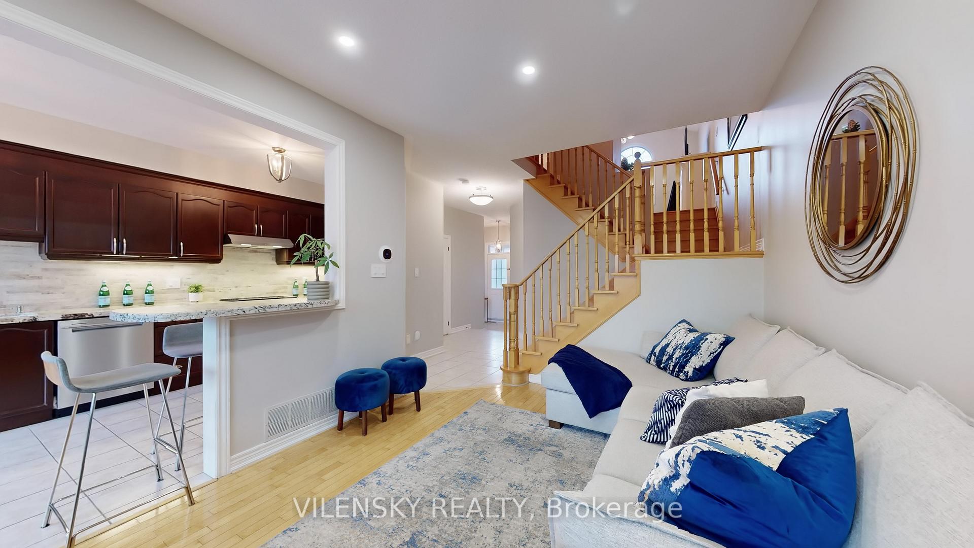 Photo 5 of 65 Bentwood Crescent, Vaughan, Patterson — HOMEH