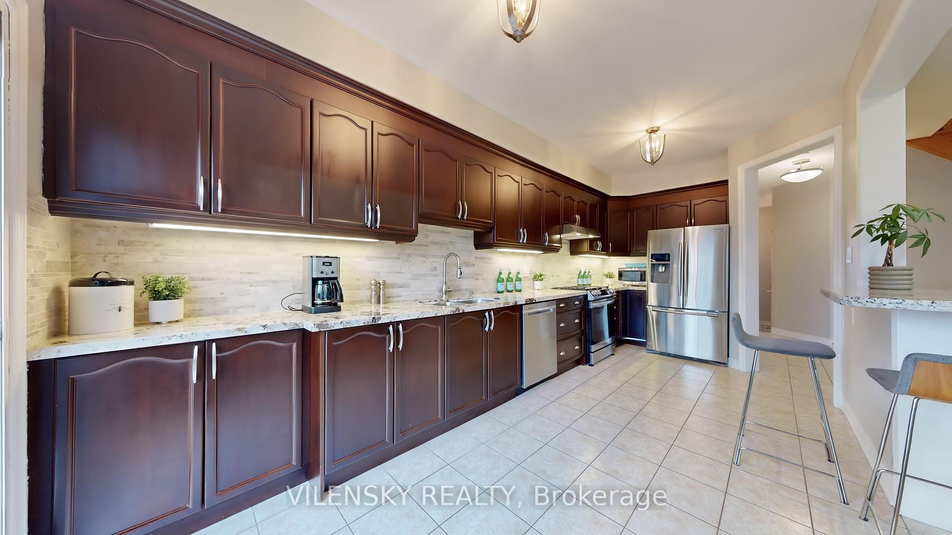 Photo 8 of 65 Bentwood Crescent, Vaughan, Patterson — HOMEH