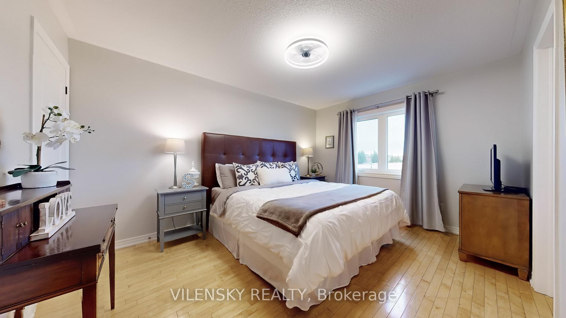 Photo 19 of 65 Bentwood Crescent, Vaughan, Patterson — HOMEH