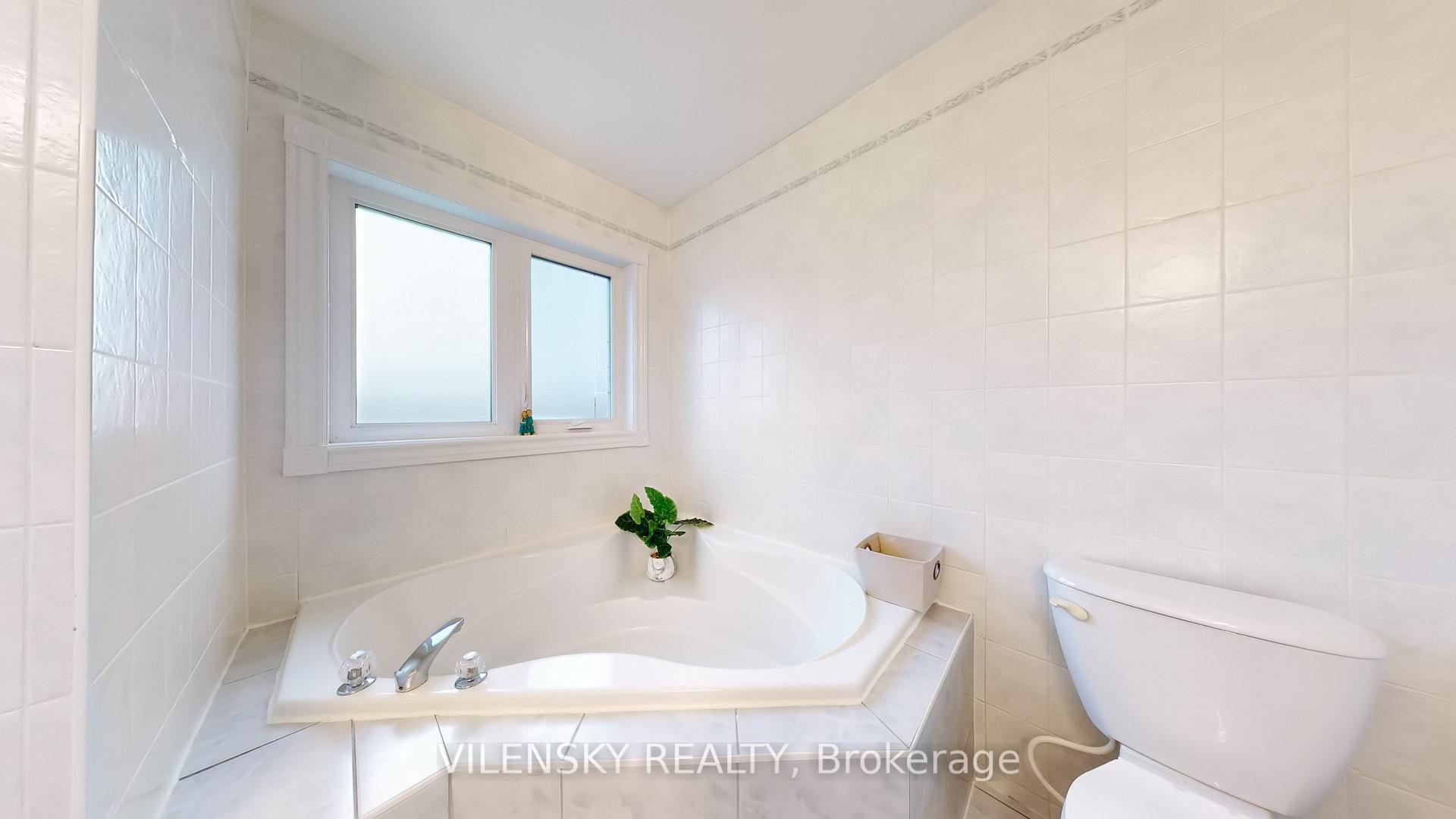 Photo 22 of 65 Bentwood Crescent, Vaughan, Patterson — HOMEH